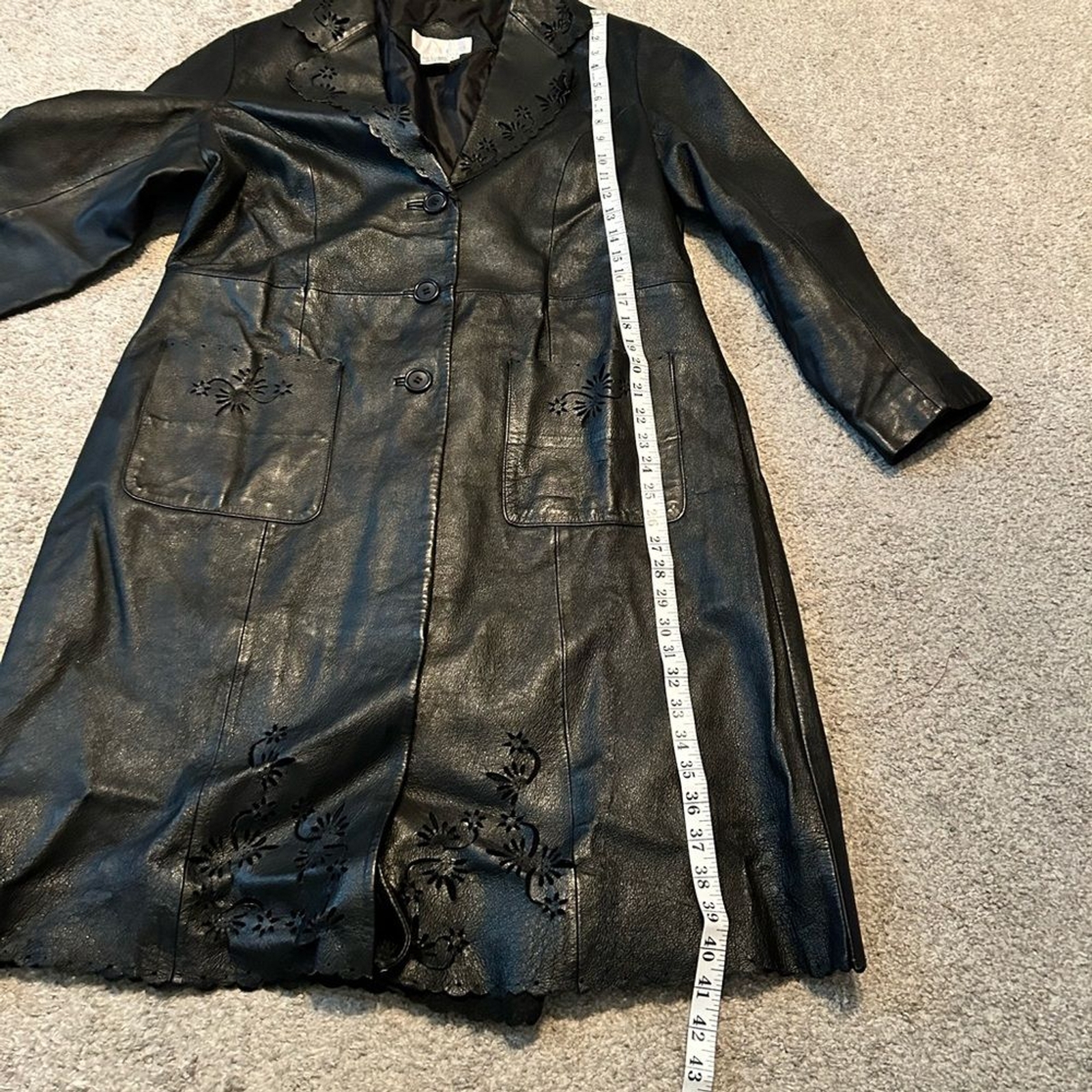 Black leather floral trench coat VTG vintage Allison Woods beautiful detailing