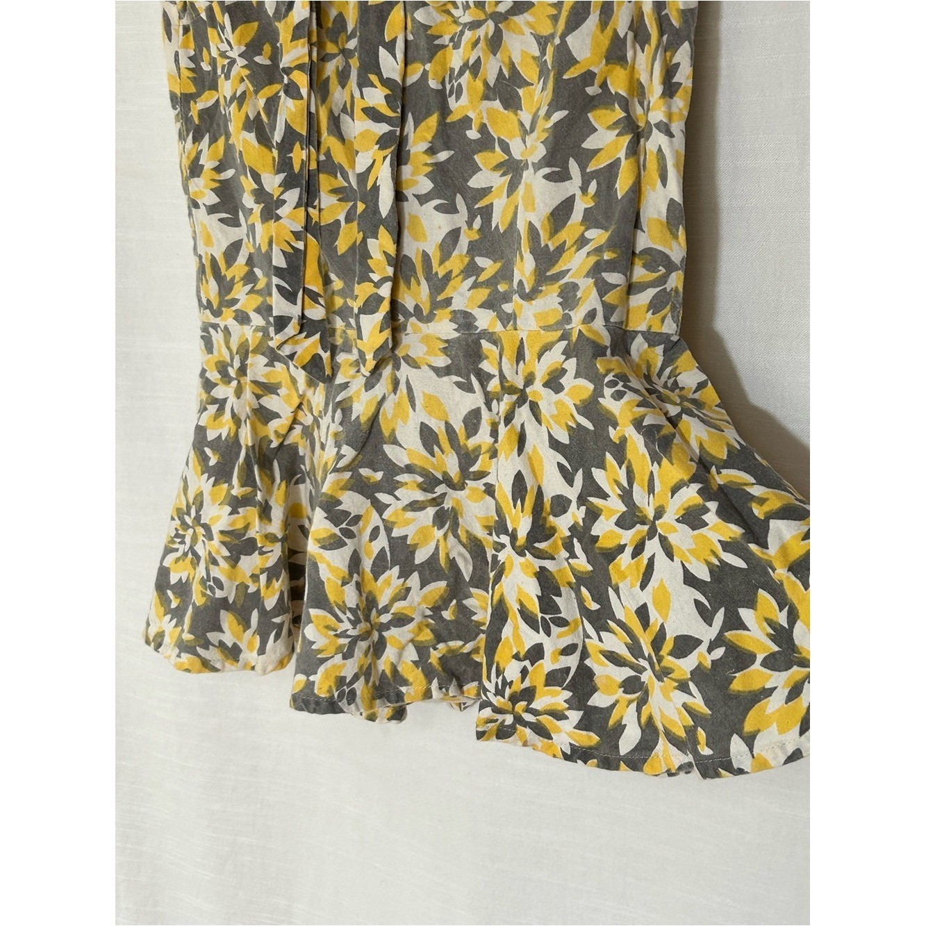 Vintage Circa 2000’s Anthropologie Sleeveless Floral Peplum Top in 100% Cotton