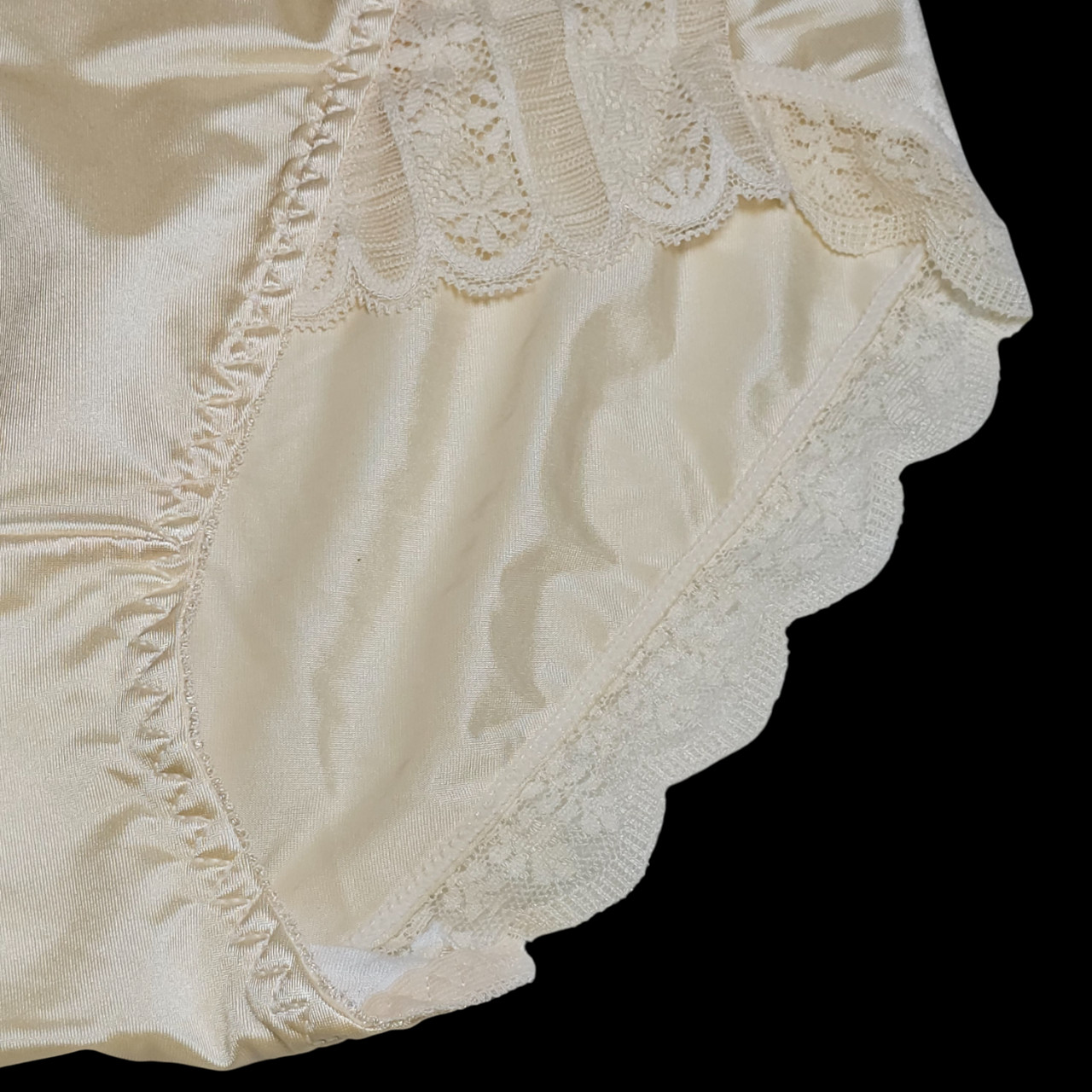 Vintage Slippery Yellow Panty Nylon Spandex Sissy Lace Brief Size 6-7 Hip 35-39″