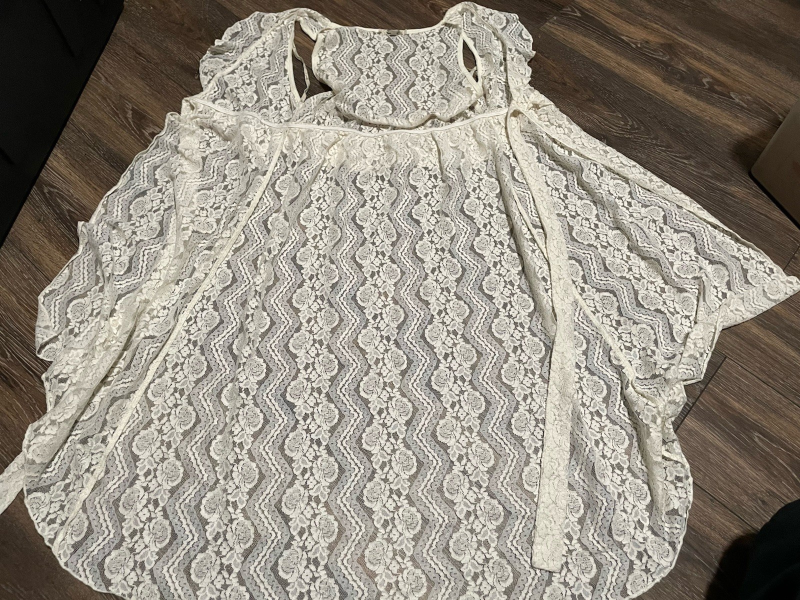 Gimmicks BKE VTG Women’s Sheer Lace Tie Romantic Duster Cardigan Size Medium W2