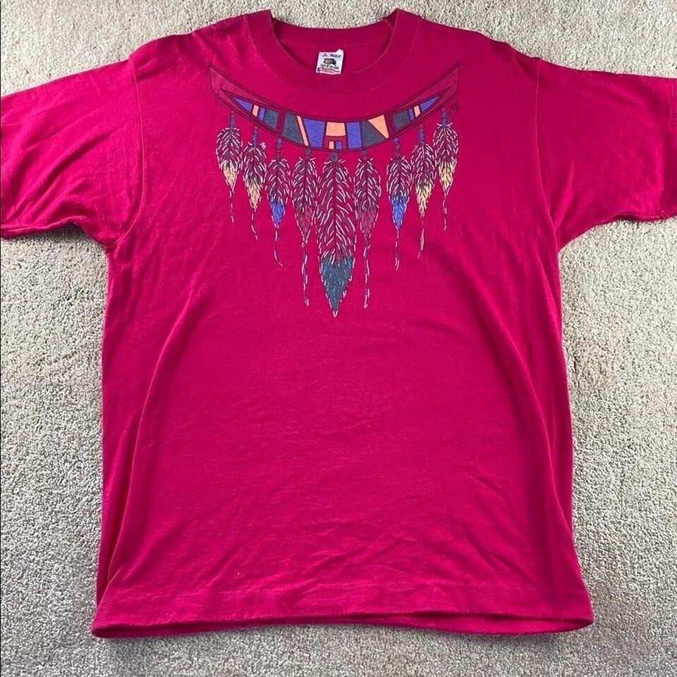 Vintage Fruit of the Loom Pink Feather Graphic T-Shirt L Single Stitch USA Made