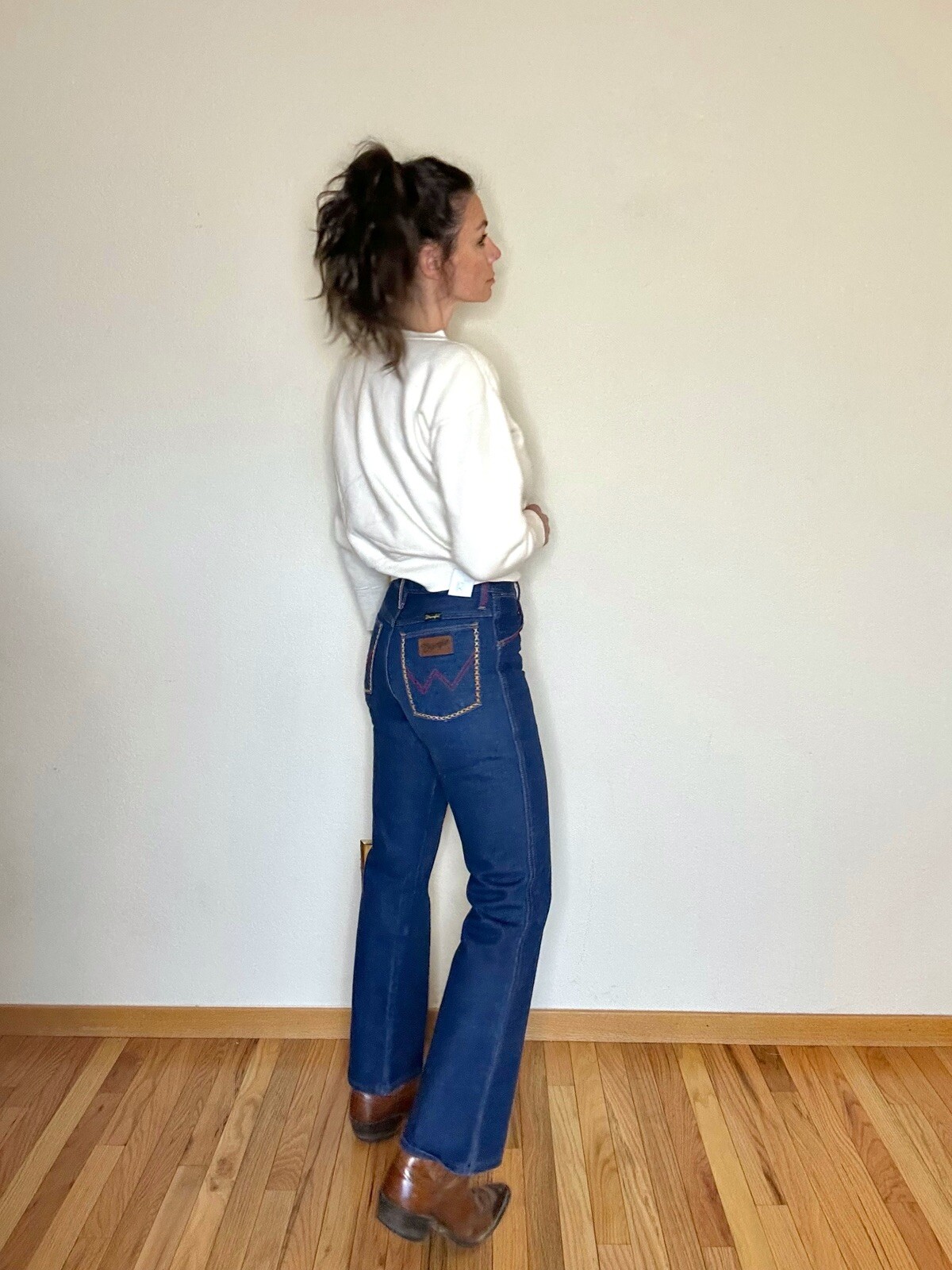 NOS 70s Vintage Hand Embroidered Wrangler No Fault Bootcut USA Denim Jeans 28×29