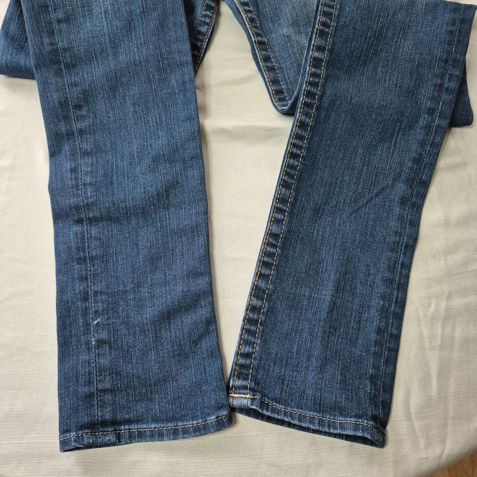 The True Religion Y2K womens 28×39 Becky Reclaimed Bootcut Dark Wash Jeans