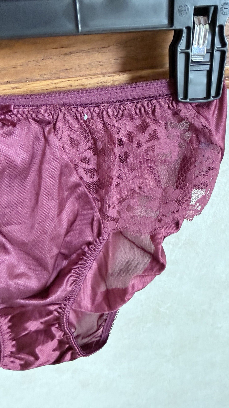 Maidenform Sweet Nothings 6 M Bikini All Antron III Nylon Shiny Satin Lace USA