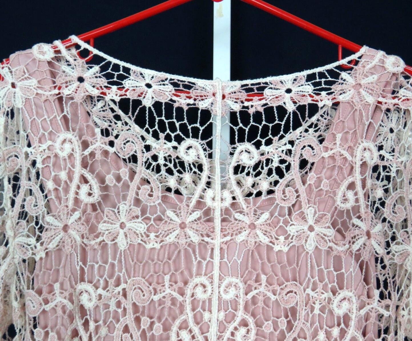 VTG 1980s 90s OSCAR DE LA RENTA ACTIVE FLORAL CROCHETED LACE TOP CREAM MAUVE