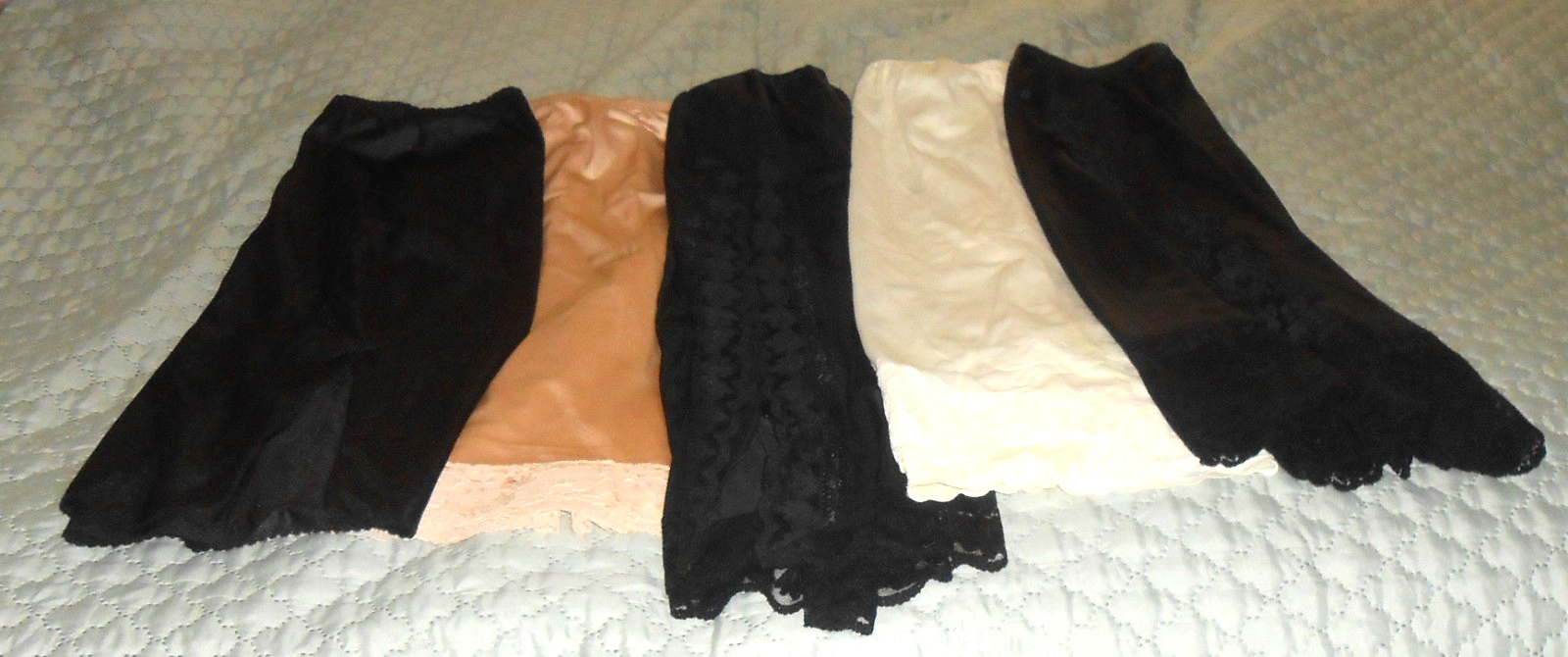 VINTAGE LOT OF 5 DIFFERENT HALF SLIPS – 3 BLACK / 1 WHITE / 1 PINK