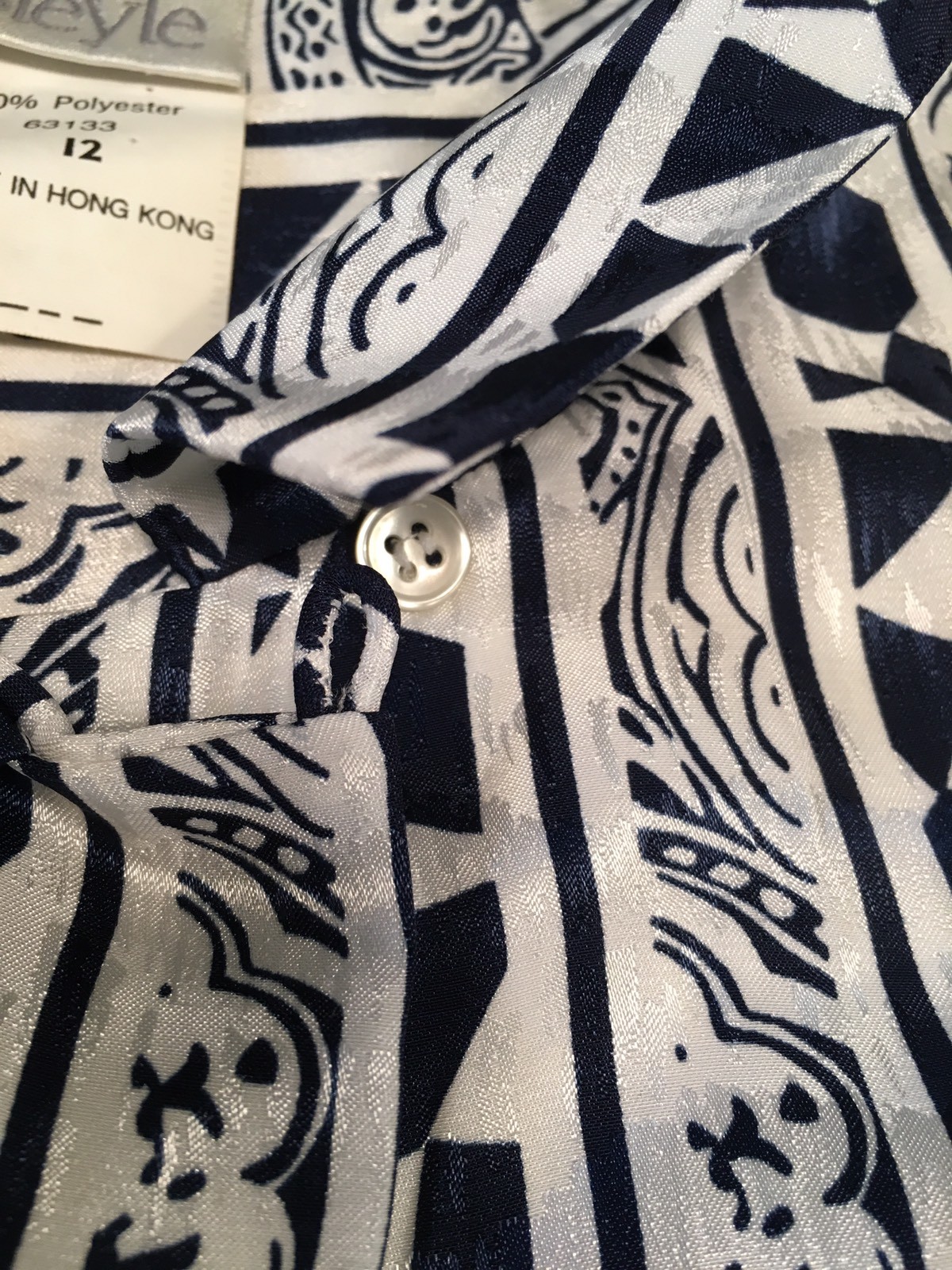 Vintage Womens BLEYLE Buttoned S/S Blouse – Dk Blue/White Geometric – Size 12