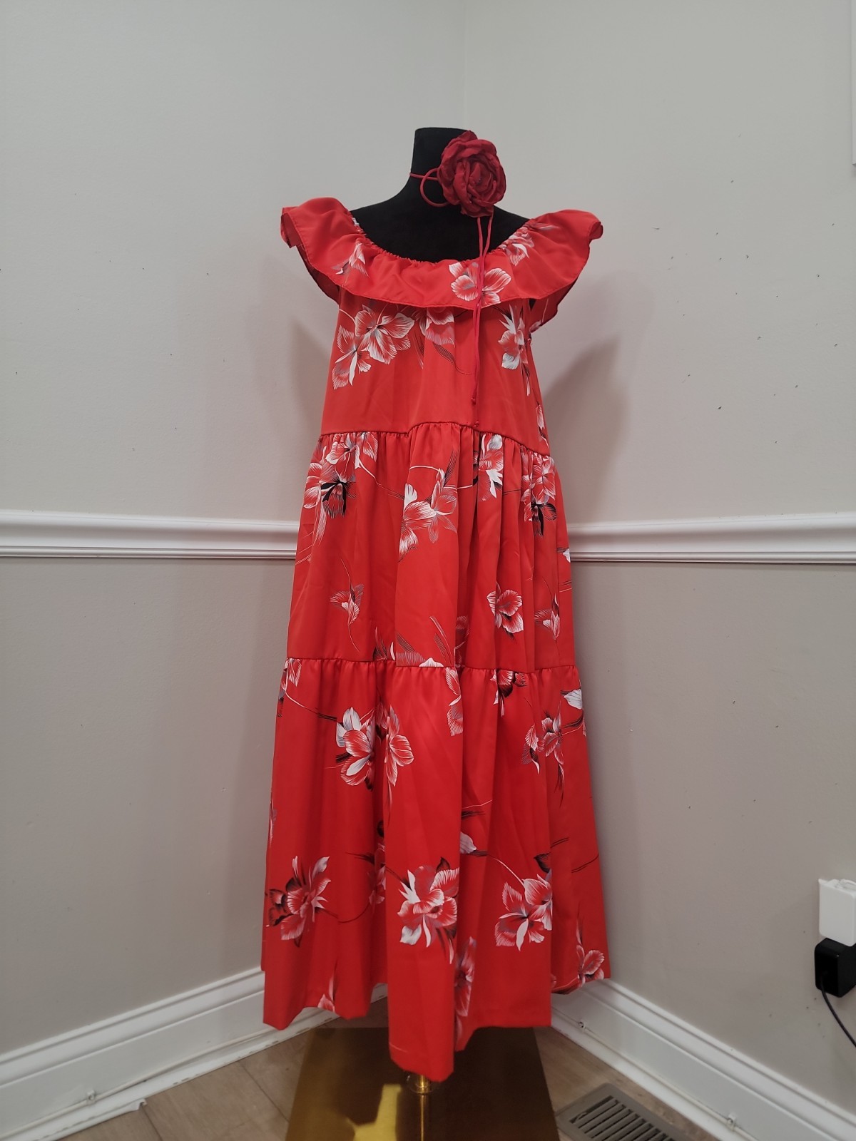 VTG Nani Hawaii USA Red Tropical Floral Off Shoulder Muumuu Dress Polyester S/M