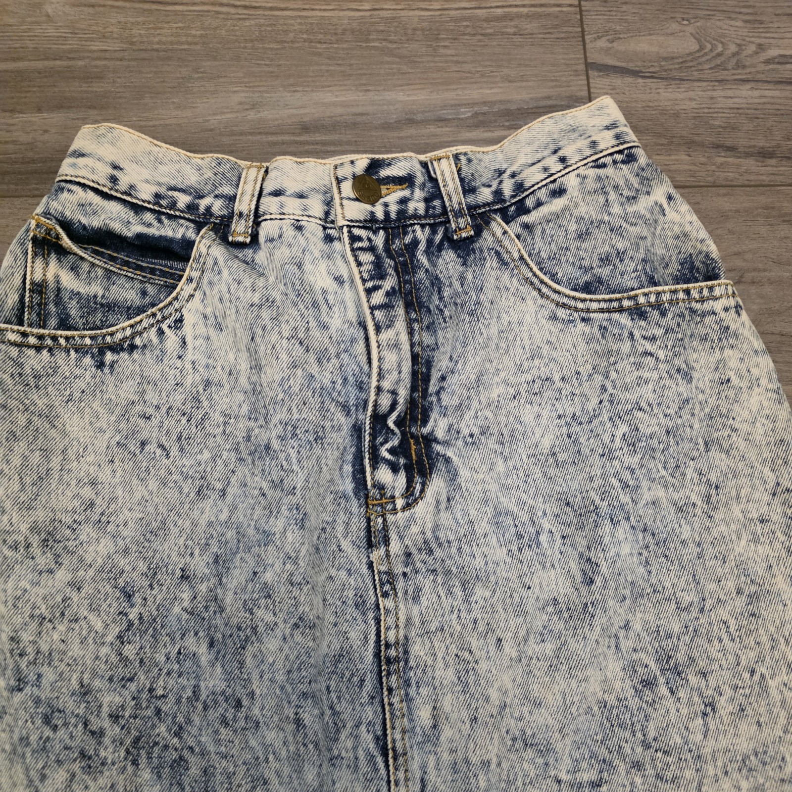 Vintage 80s/90s Georges Marciano for GUESS Acid Wash Denim Skirt Size 29