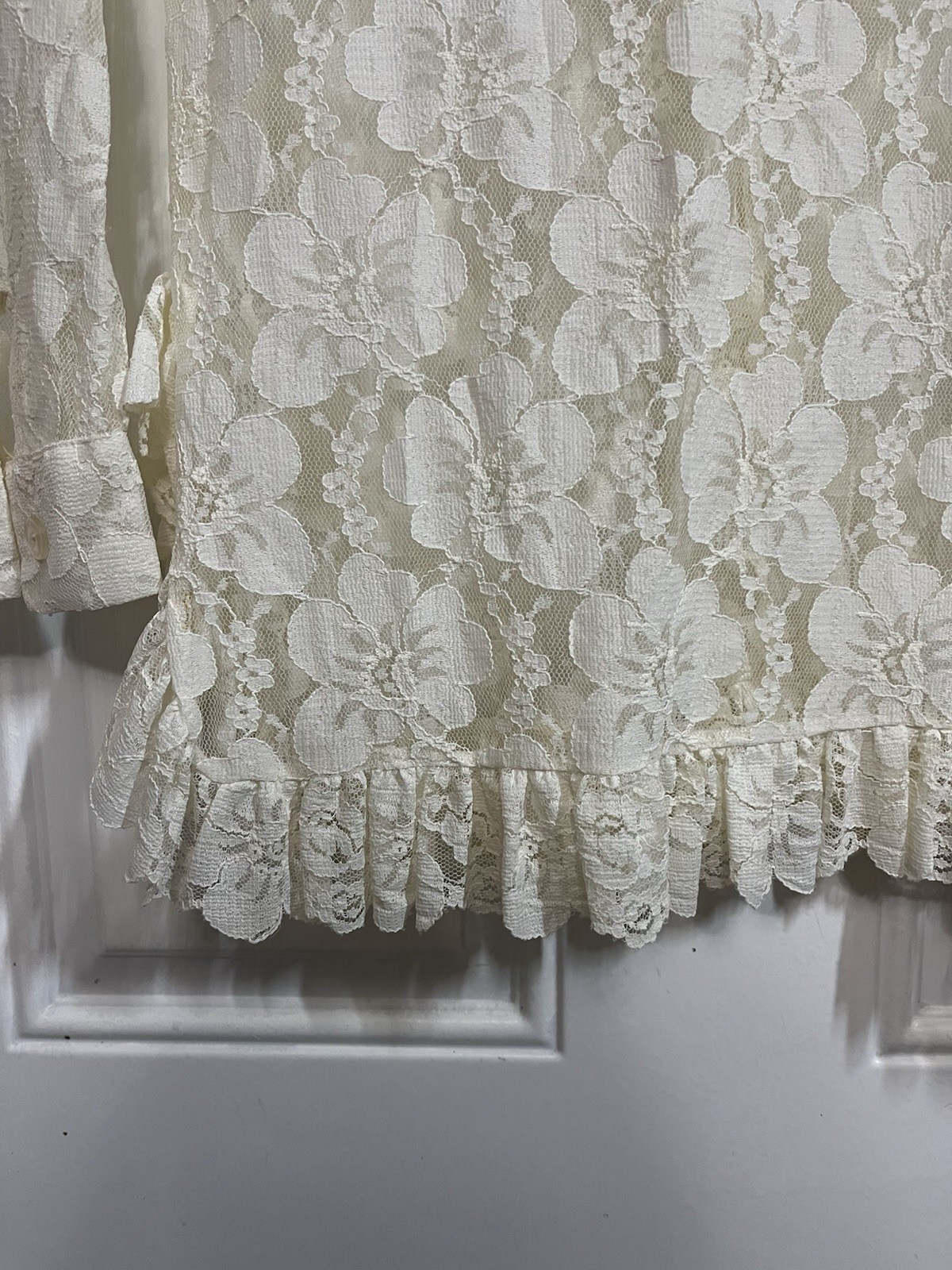 Vintage 1950s Ivory Lace Button Front Blouse Floral Romantic Cottagecore
