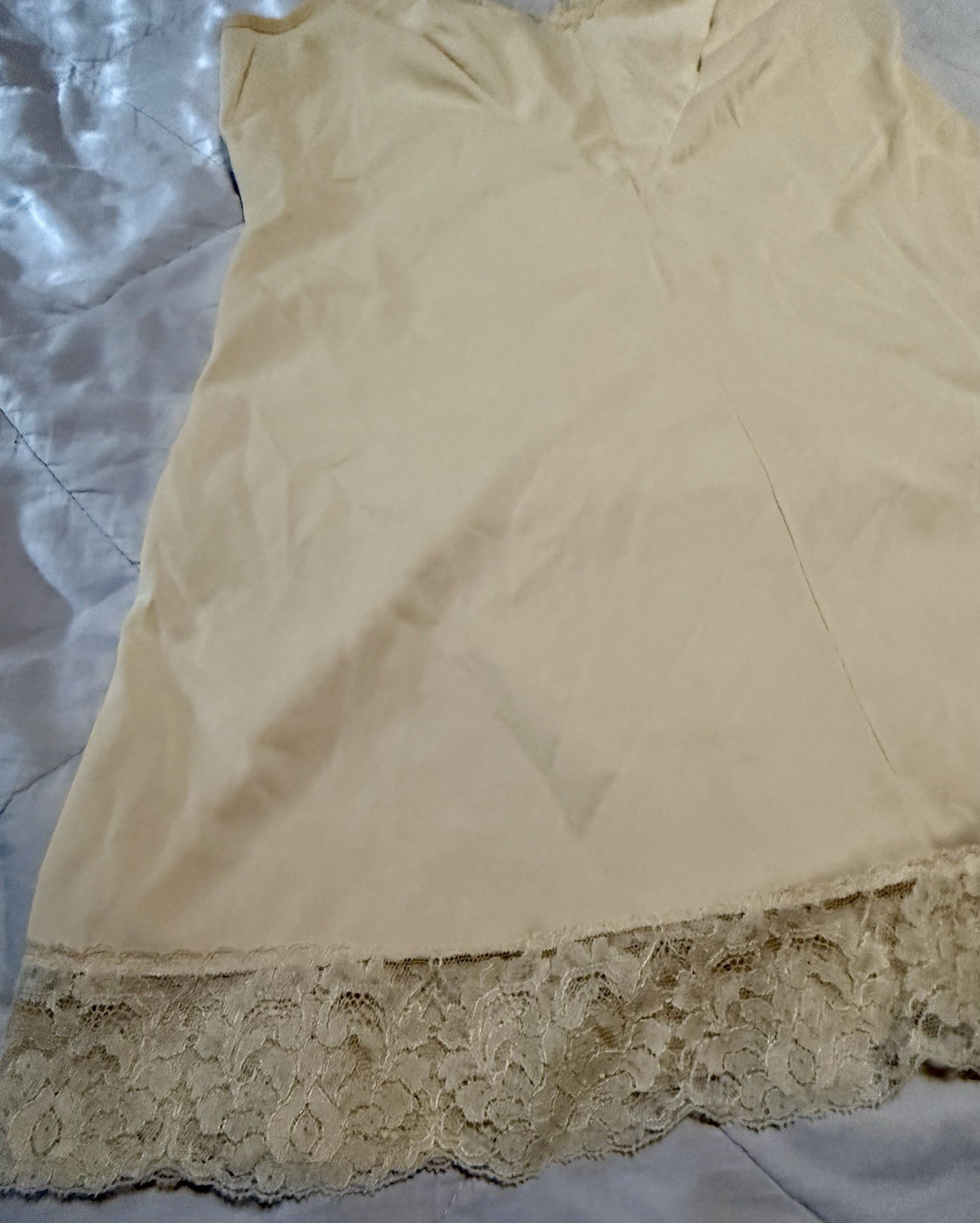 Vintage Bendon NZ Short Full Slip Beige Nylon Lace Trim Size 35 (90 cm) Stretch