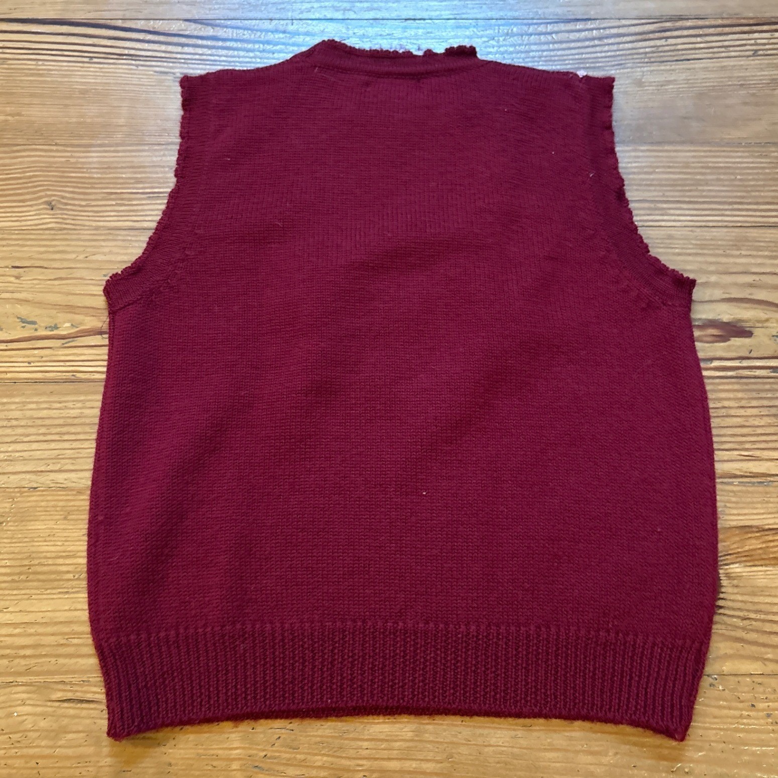 The Eagle’s Eye Sweater Vest Women Burgundy Good Floral Heart Wool SIZE M