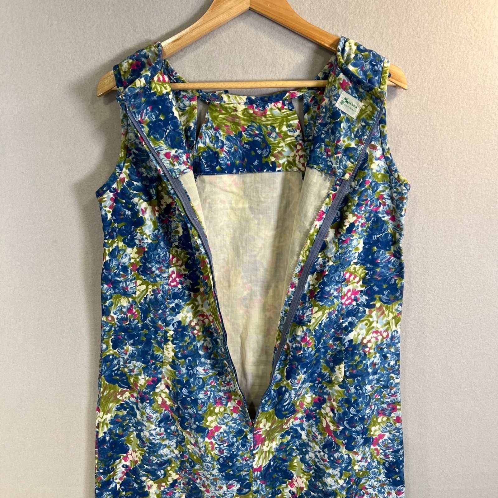 60s McMullen Greenbrier Shift Dress Floral Sleeveless Knee Length Mod VTG 18