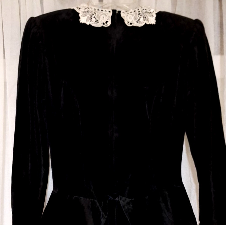 Impromptu Black Velvet Dress Long Sleeve Peplum Waist Lace Collar Victorian Sz 8
