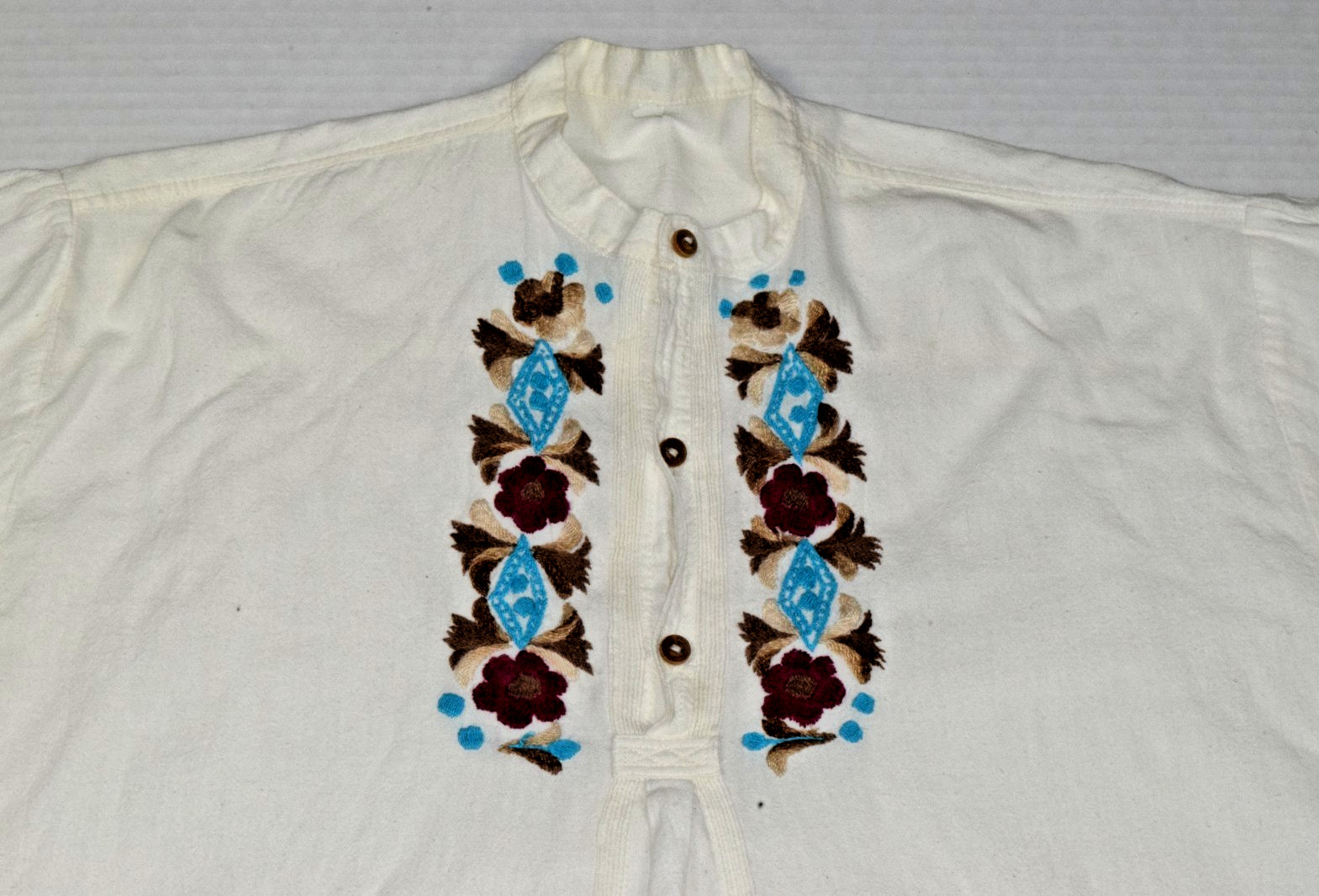 VTG Embroidered Tunic Shirt Size 44 Ivory Cotton Peasant 3 Button 70s 80s 90s