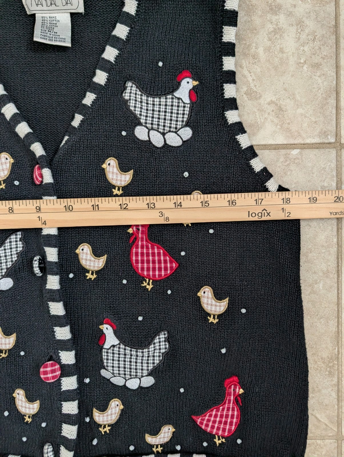 Mandal Bay Womens Size M Vintage Knitted Chicken Vest Black & White Chicks Eggs