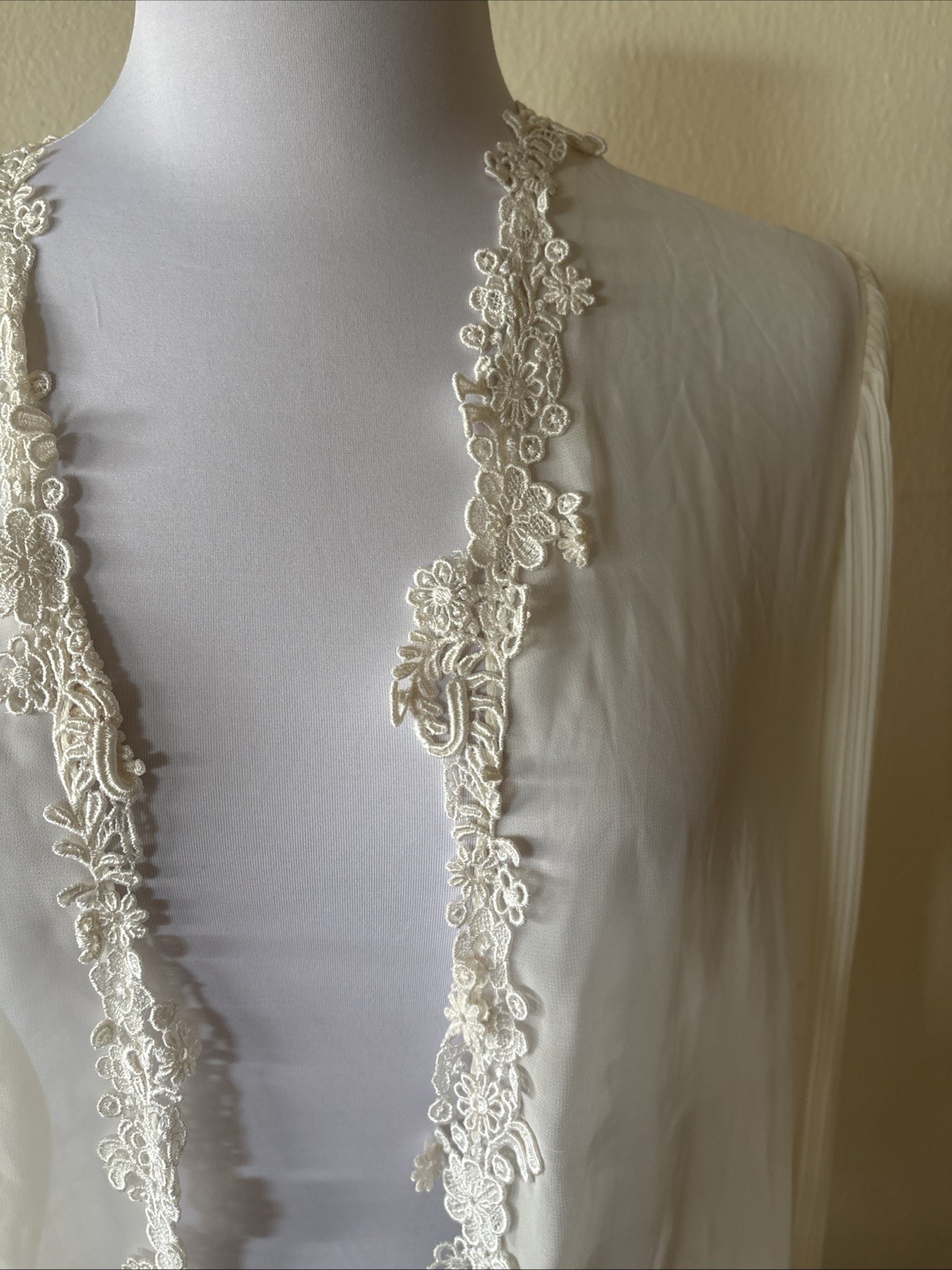 Kassatly Vtg NightGown sheer Cover-up delicate lace trim detailing Ivory~Size S