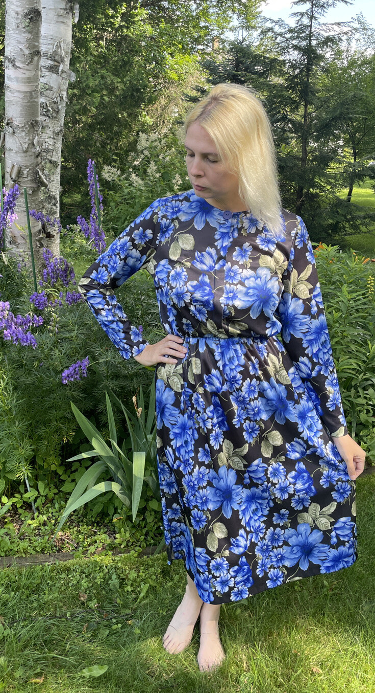 Vintage 1980’s Carol Wright Black Blue Floral Print Poly Dress S/M