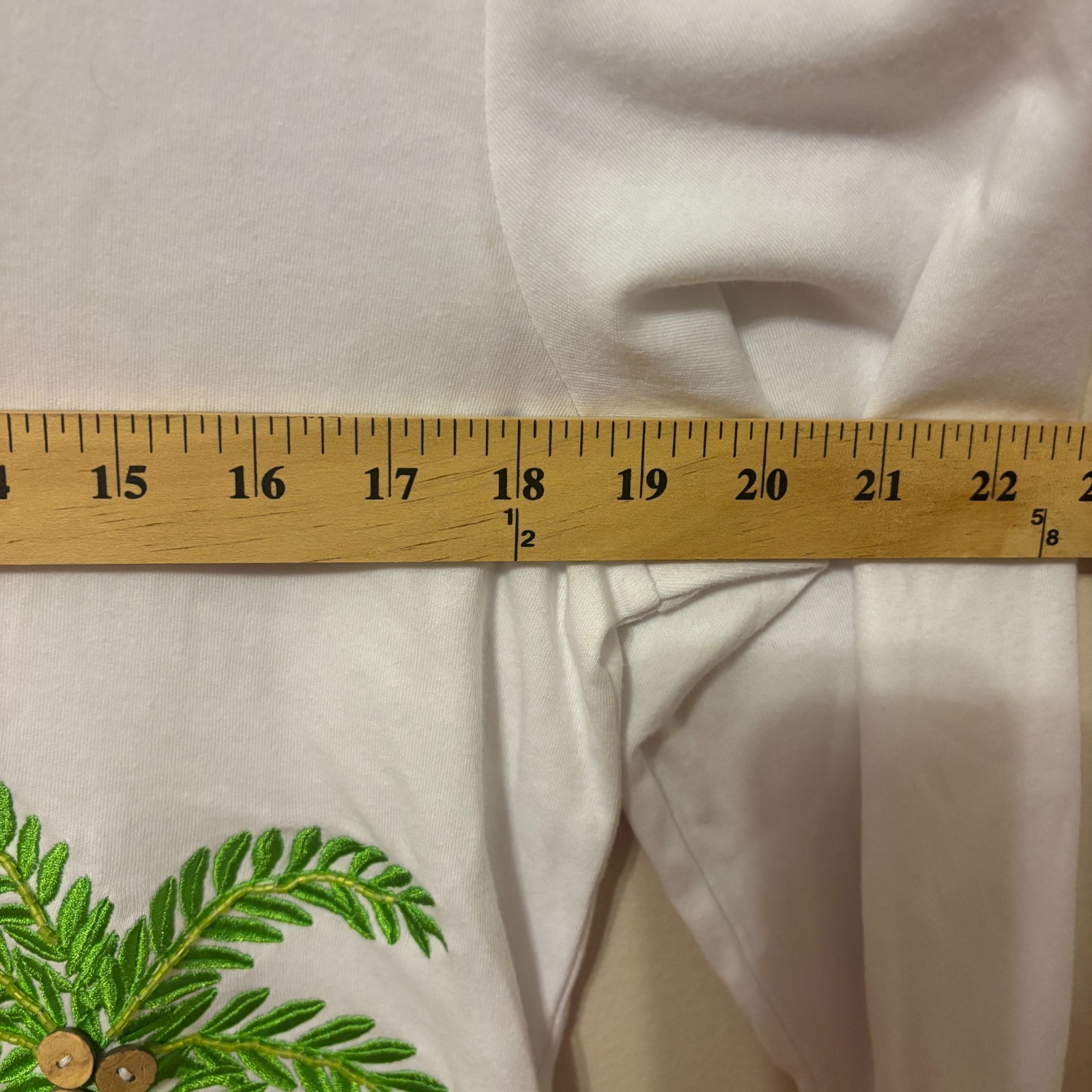 Quirky Vintage Top L Coastal Palm Trees Beach Scene Yacht Club Embroidered Luxe