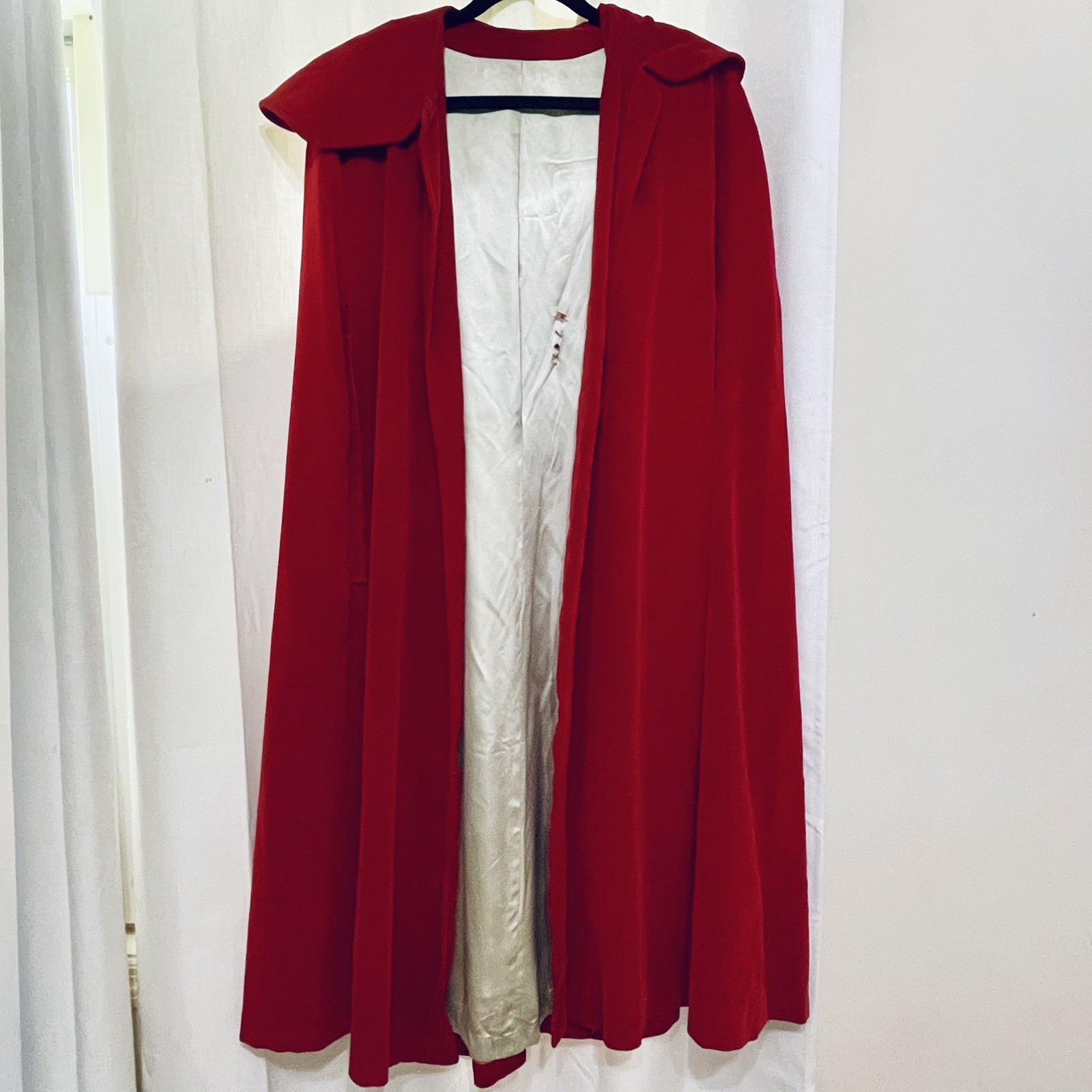 Vintage 1940-50s Red Velvet Hooded Cape Riding Hood M/L Handmaid’s Tale Cosplay
