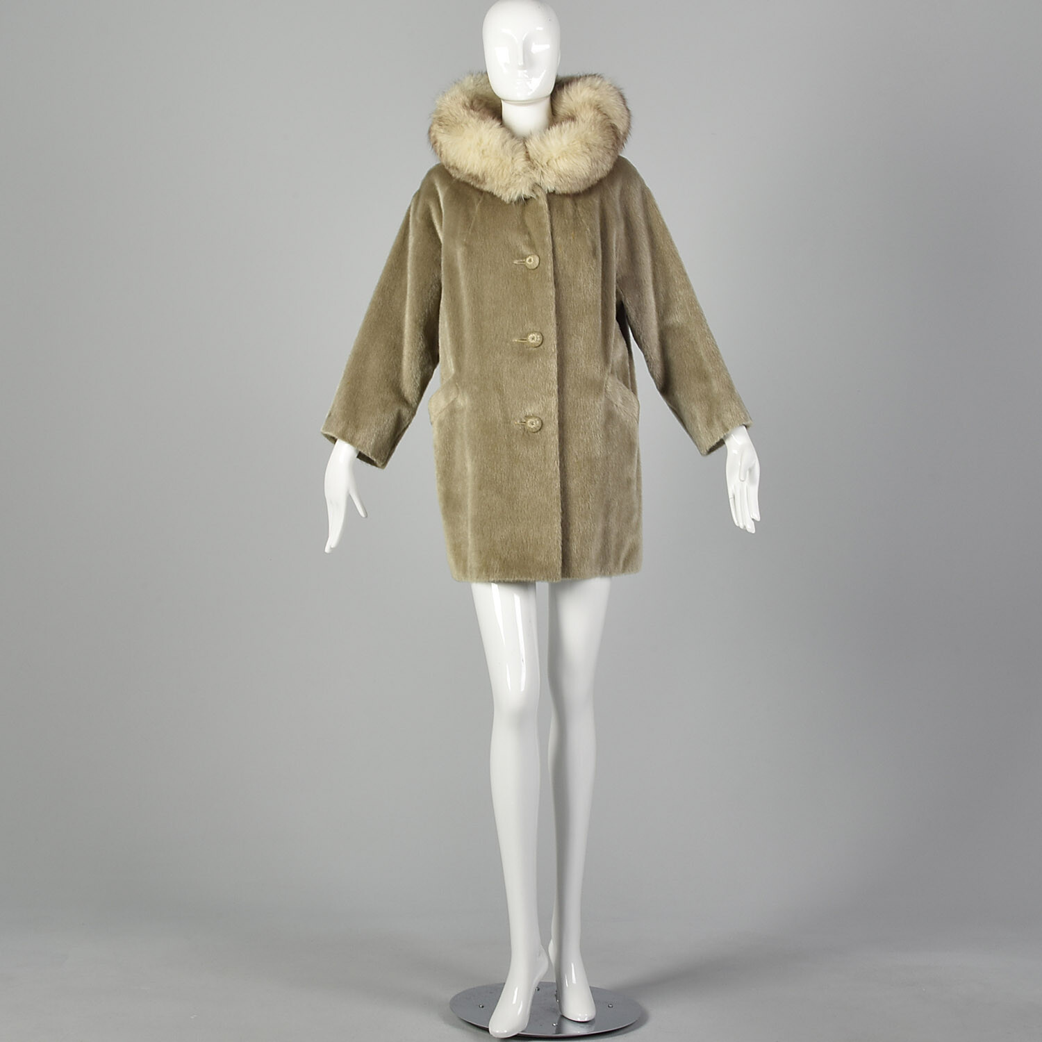 L 1960s Tan Coat Faux Fur Fox Fur Collar Boxy Bracelet Sleeves Winter Jacket
