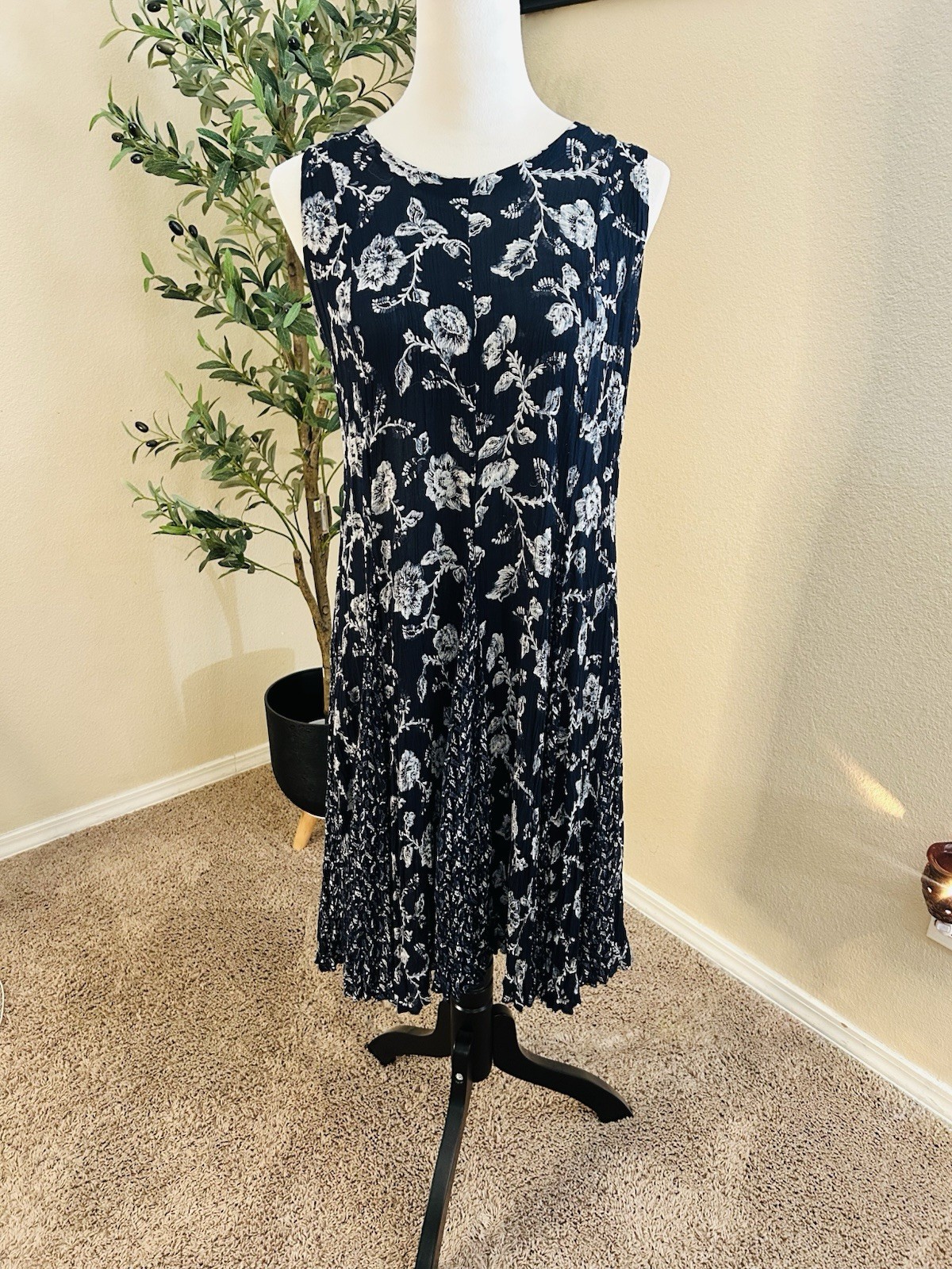 Starina Vintage Floral Dress Navy White Floral Godets Cottagecore Size Medium