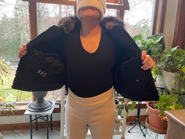 Vintage black Pershing jacket with raccoon fur collar, size medium, fully lined,