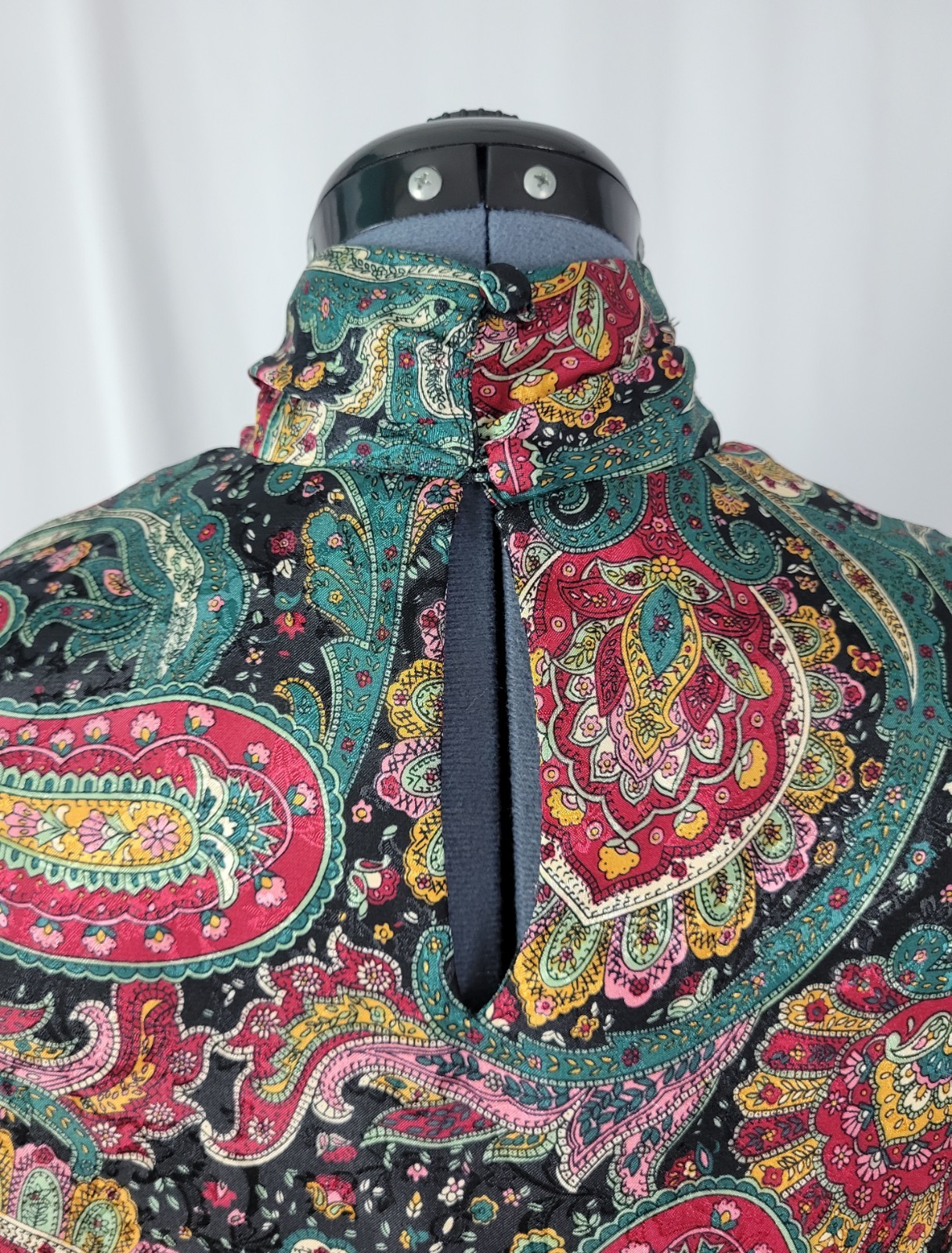 Vintage Notations Black/Red/Green/Brown Paisley Print Blouse Size 12