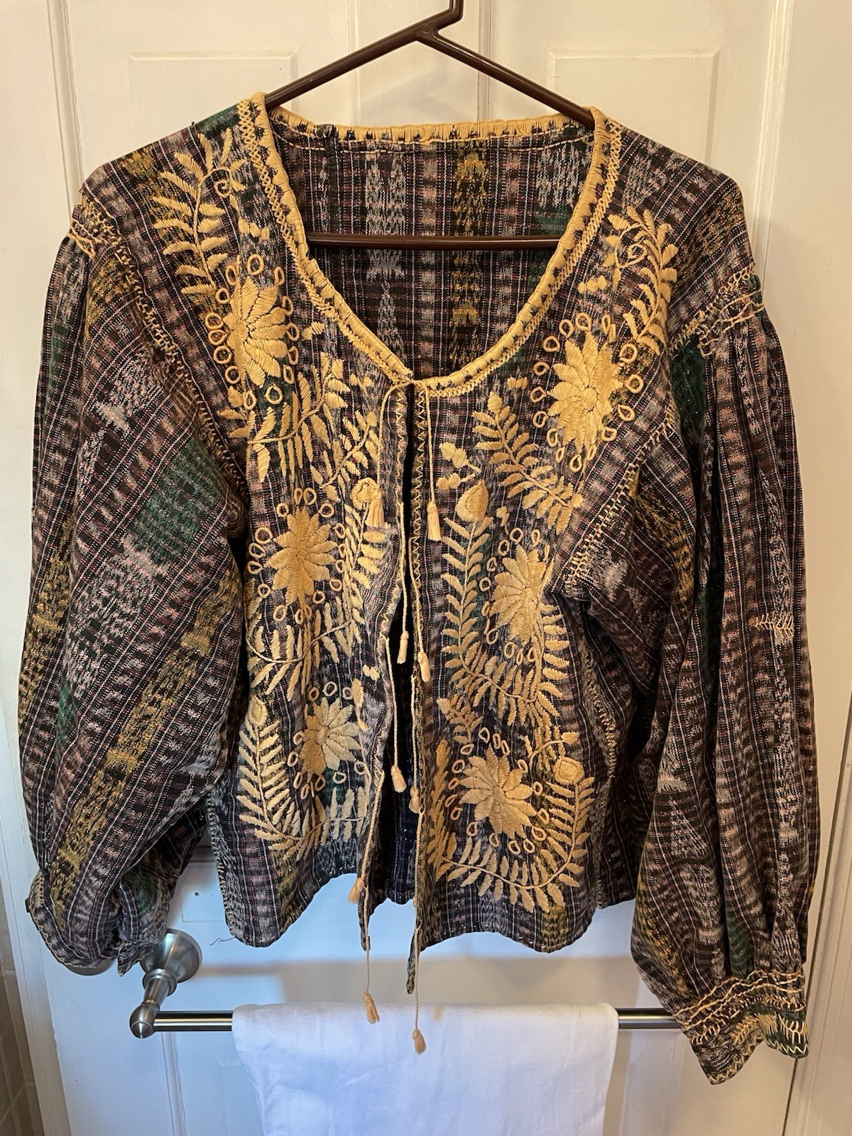 Vintage Handmade and Embroidered Guatamalan Jacket Pre-owned Excellent Condition