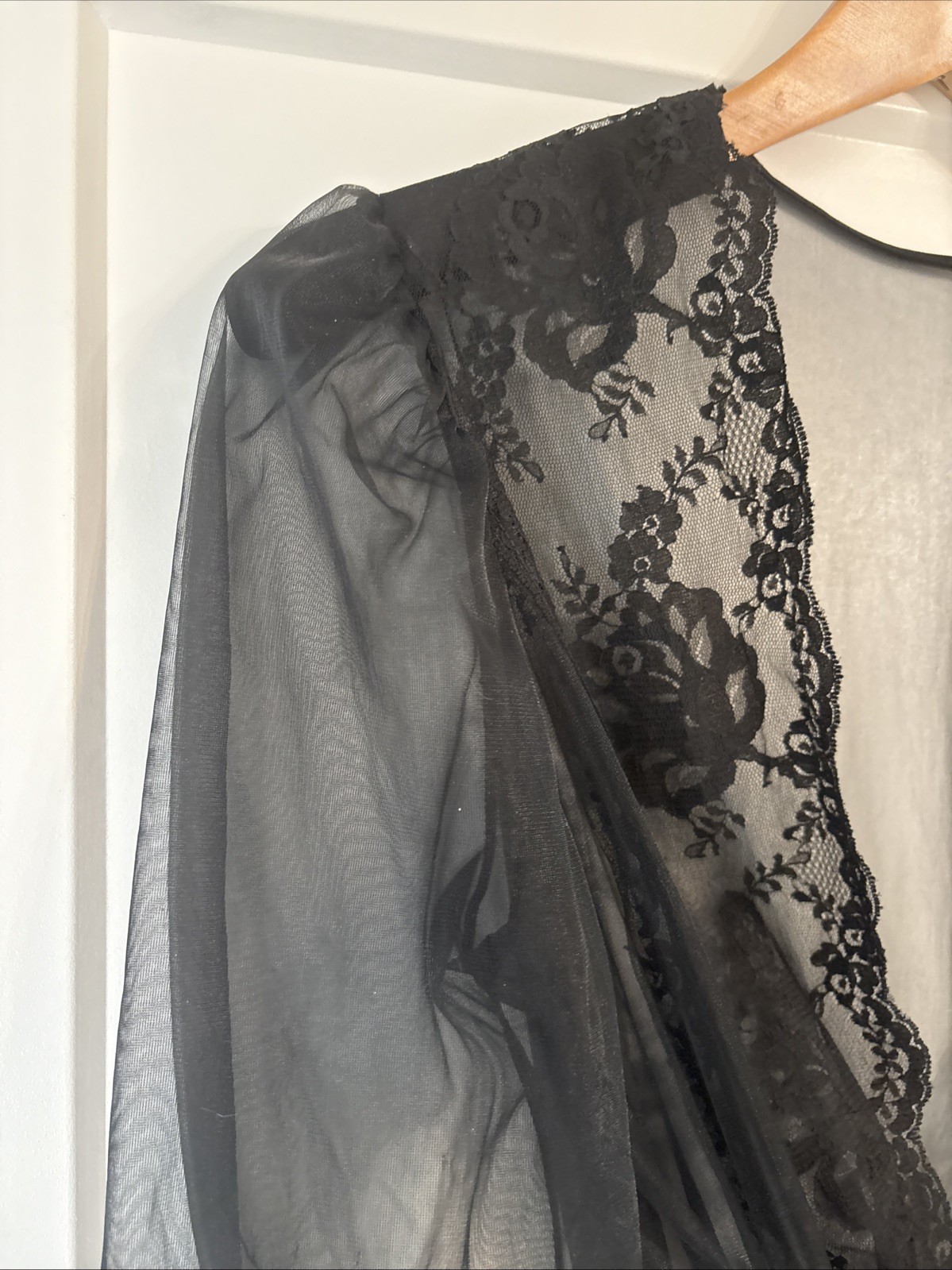 Vintage Pandora Lingerie by Chic Nightgown & Robe Open Tie Front Lace Romantic