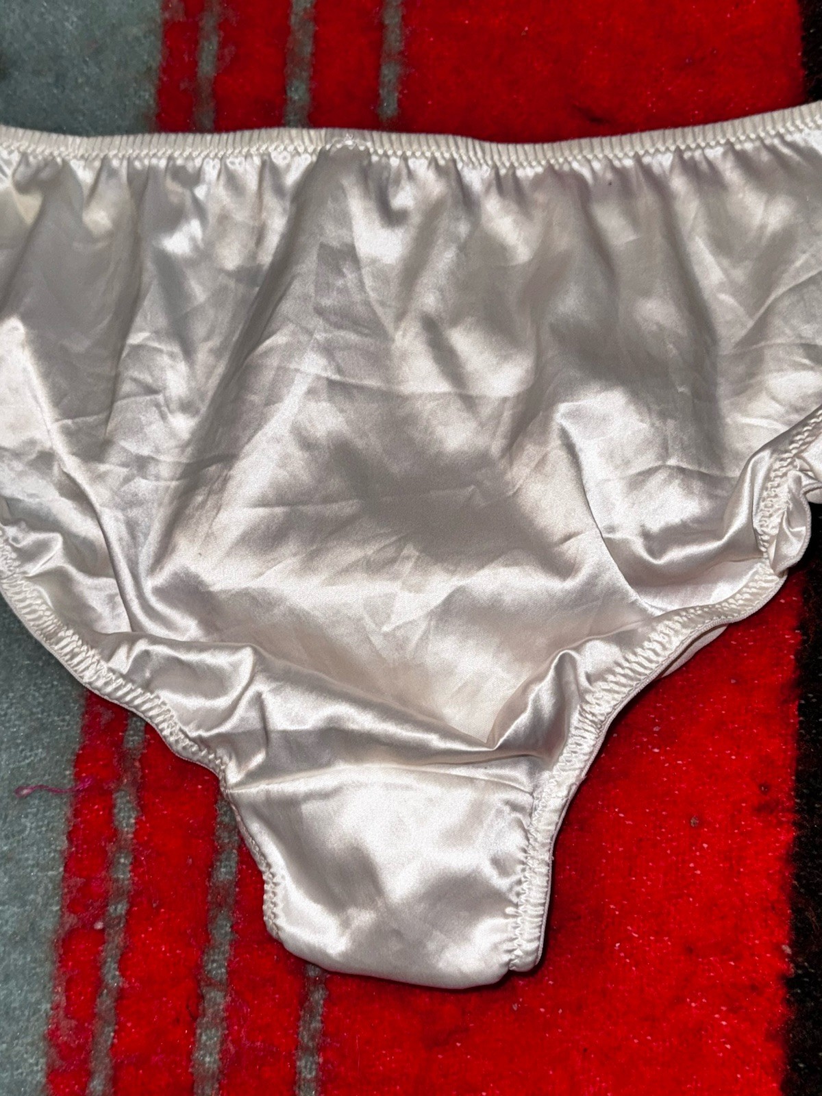 Rare VTG VS Sexy Little Things Silky Satin Ruffle Cheeky Panty Size L Ivory NWT