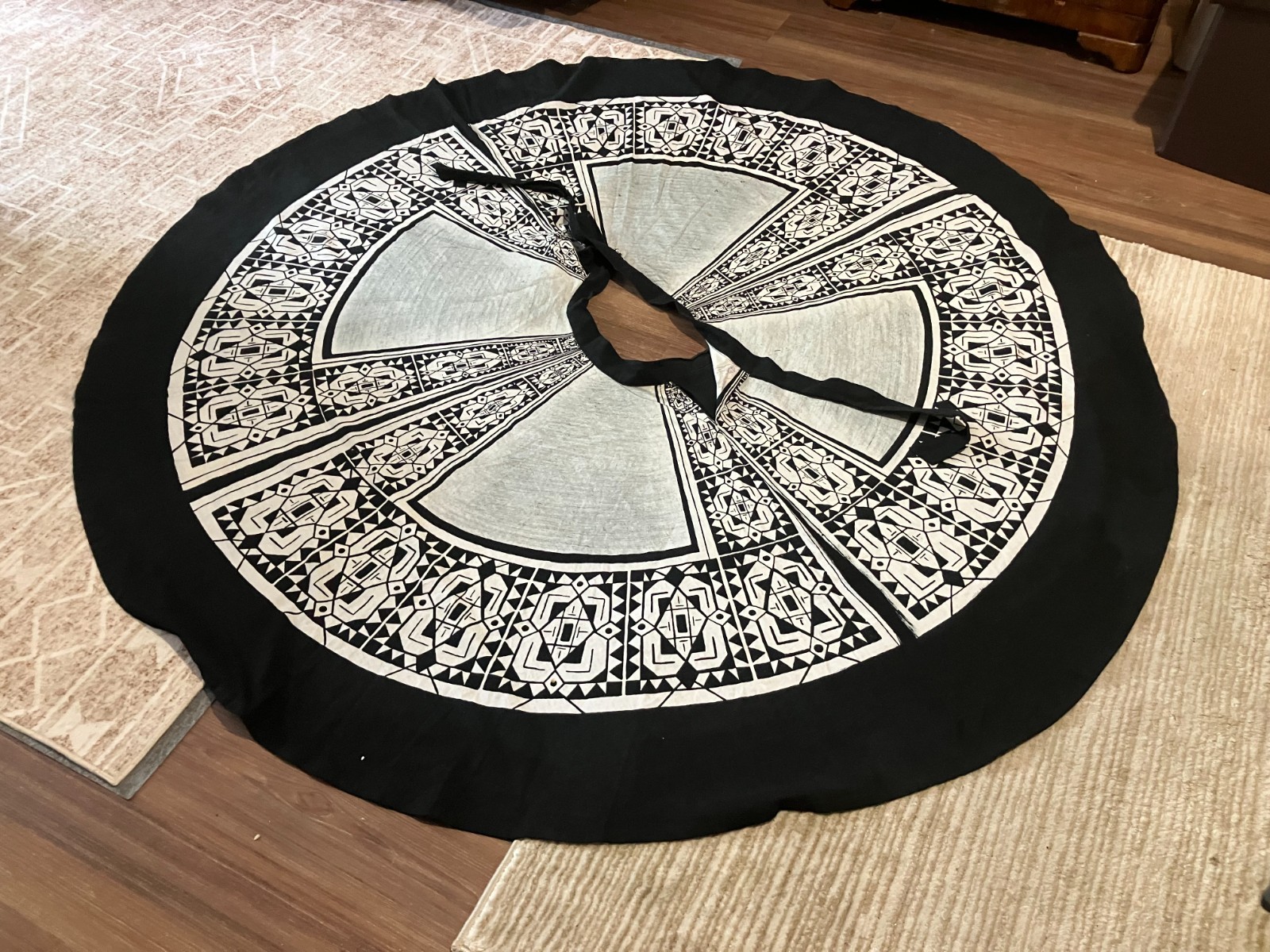 Vintage 1950s LavablenMexican Handpainted Circle Skirt