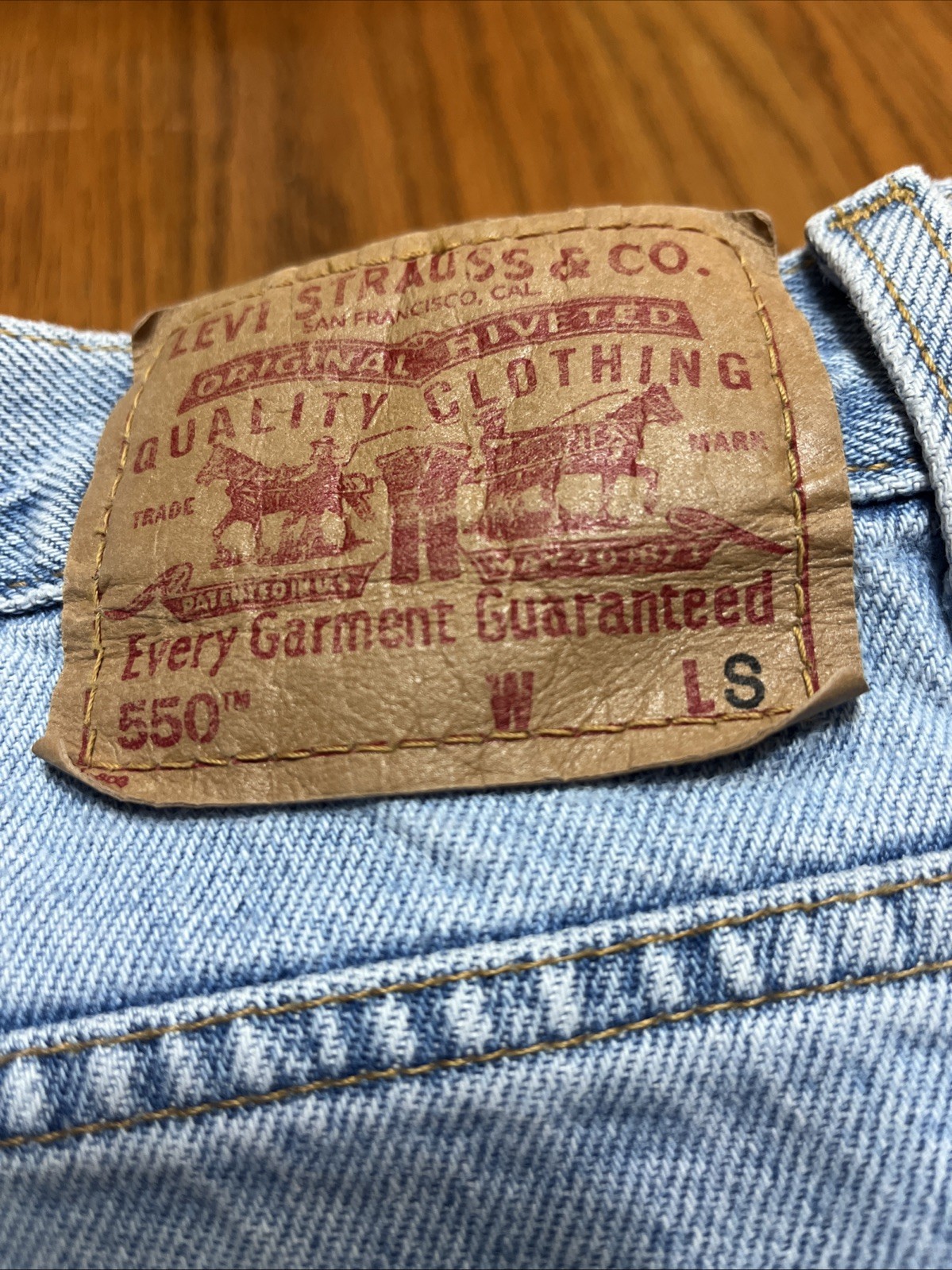 VINTAGE Levis 550 Jeans Womens 10S Blue Light Wash Relaxed Fit Denim