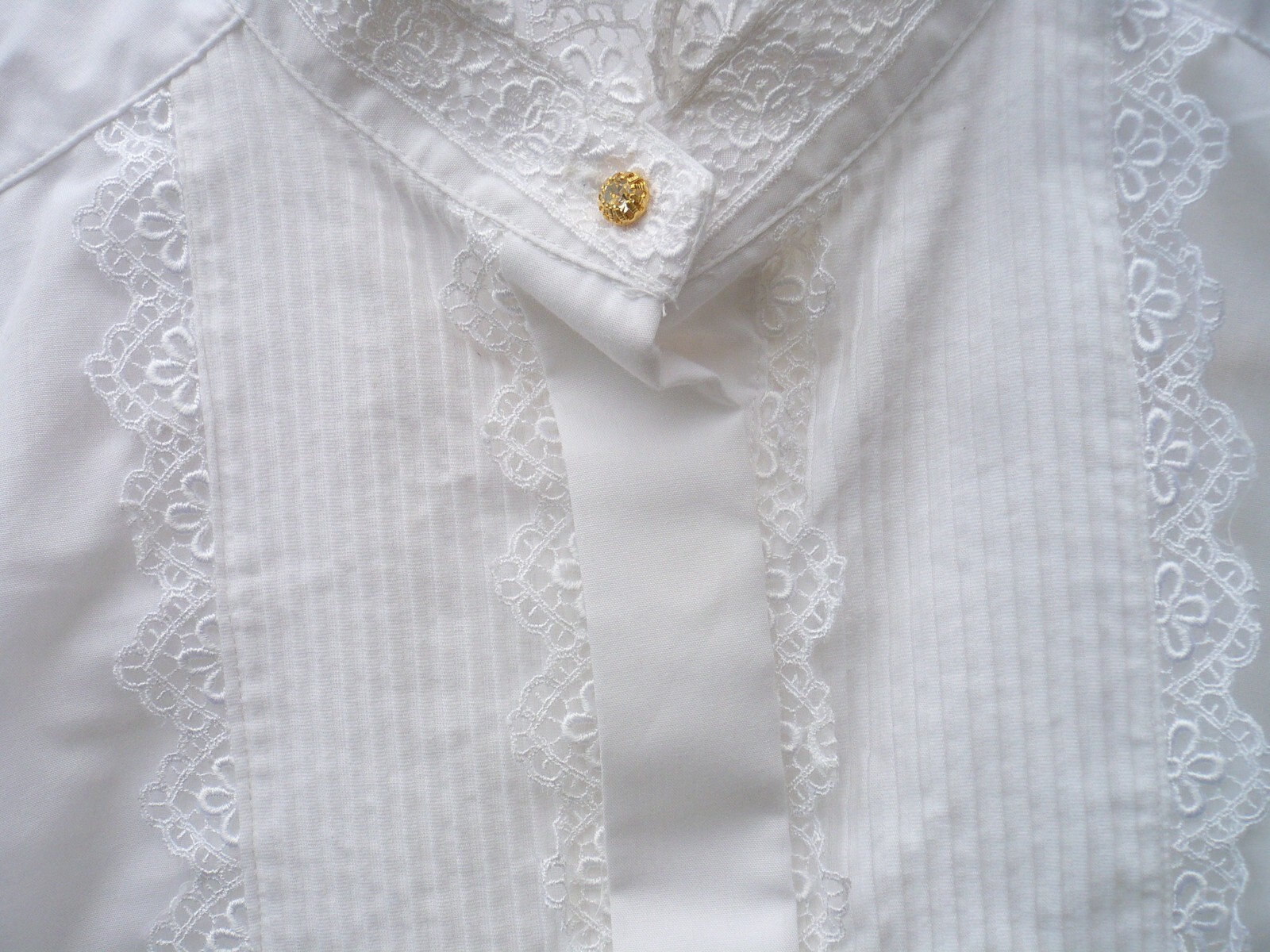 VTG 80 SOLID WHITE BLOUSE PINTUCK LACE S M BUTTON SHIRT POLY ALGODON COTTON LADY