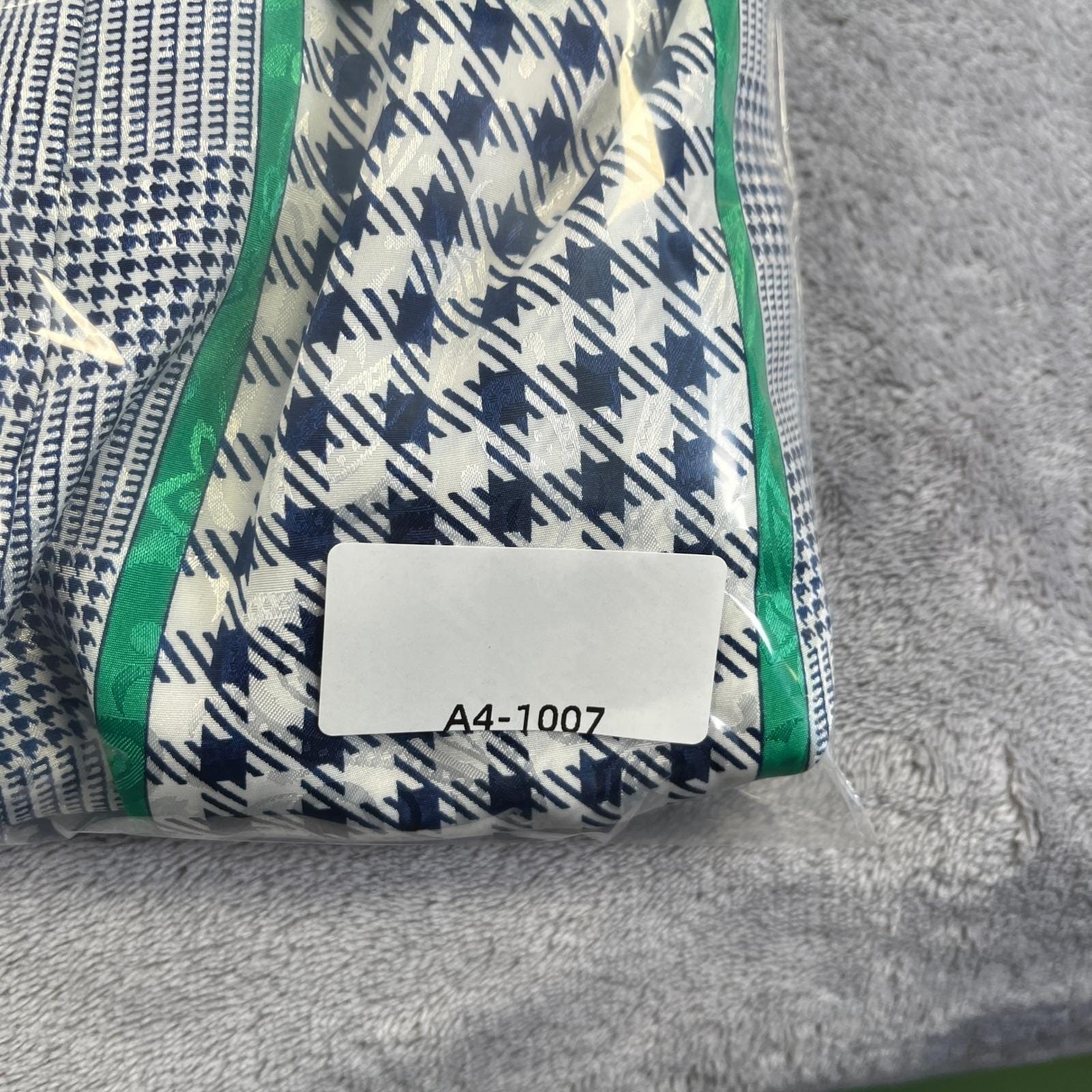 Vintage 80s Castleberry Statement Blouse EUR 16 – L US Green Houndstooth Plaid