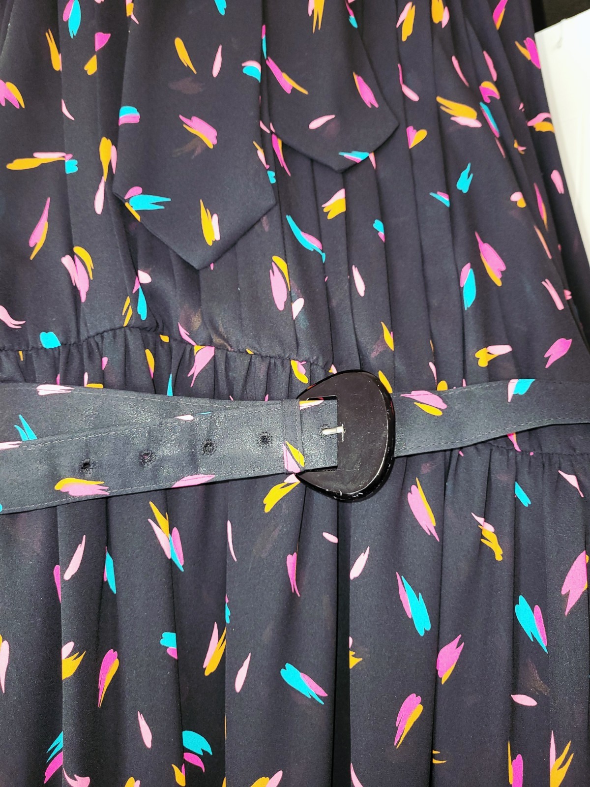Henry Lee Green Vintage 80s Pleated Dress with Belt and Scarf Neck Tie Size 12