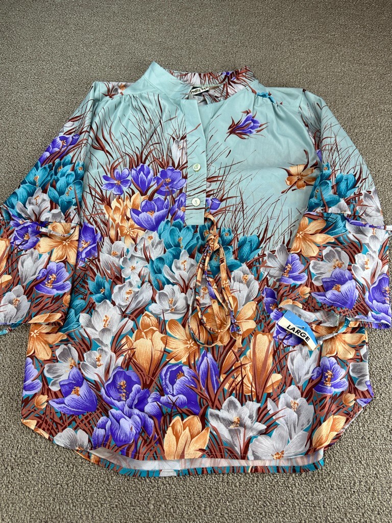 Pretty Tops Womens Top L Floral Purple Flowers All Over Print VTG
