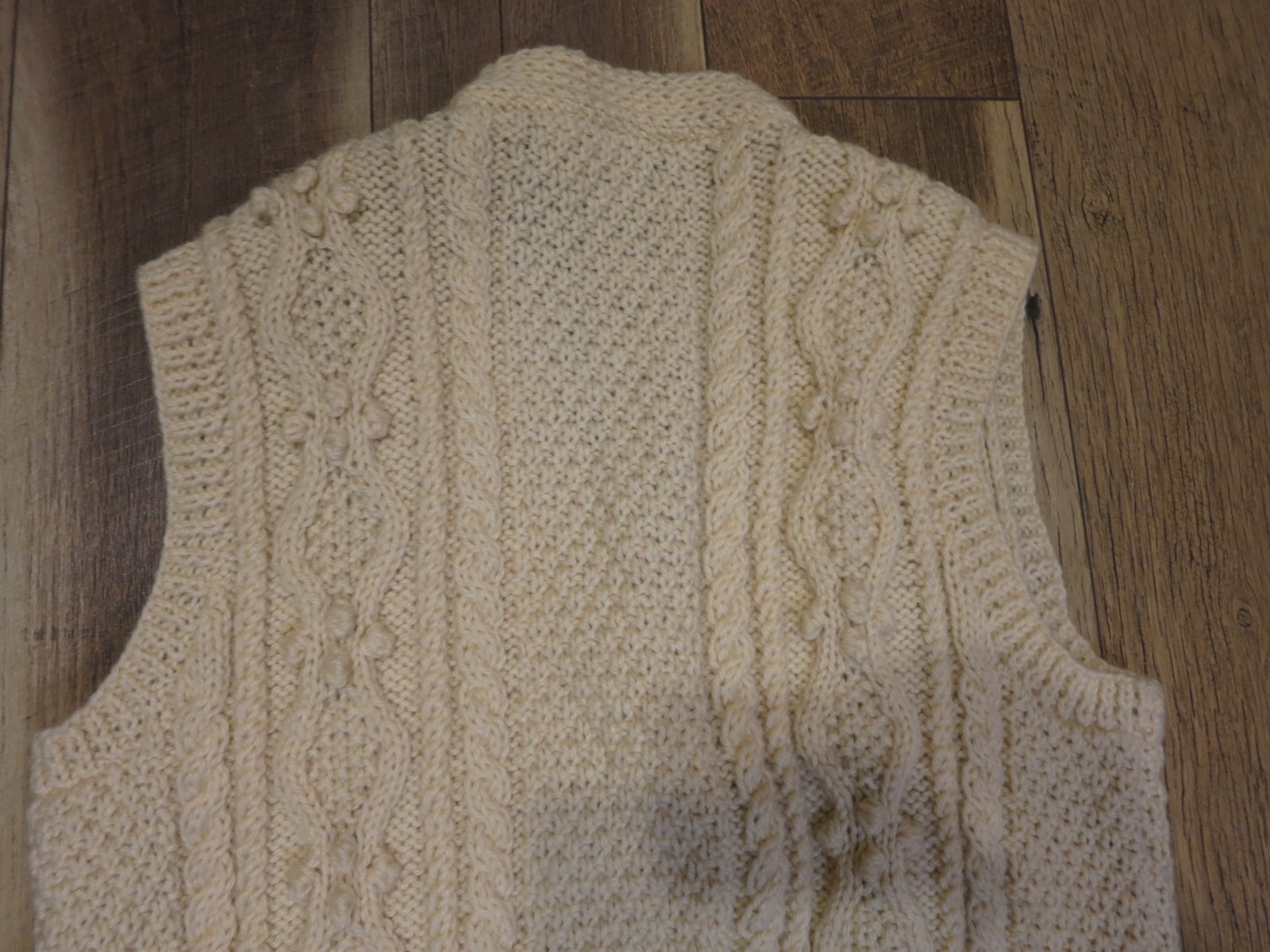 Pure New Wool Cream Hand Kind Cable Button Vest Sz M ? Chest 39 – 40″