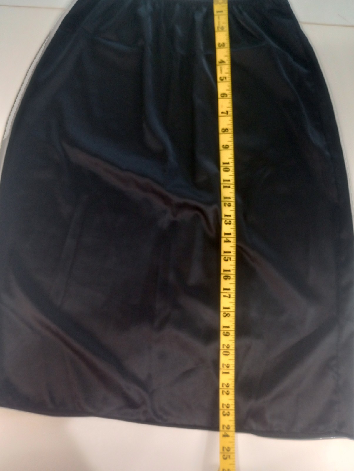 Vtg Lady Lynn Half Slip Women’s Sz Medium Black Satin 7 1/2 inch Back Slit
