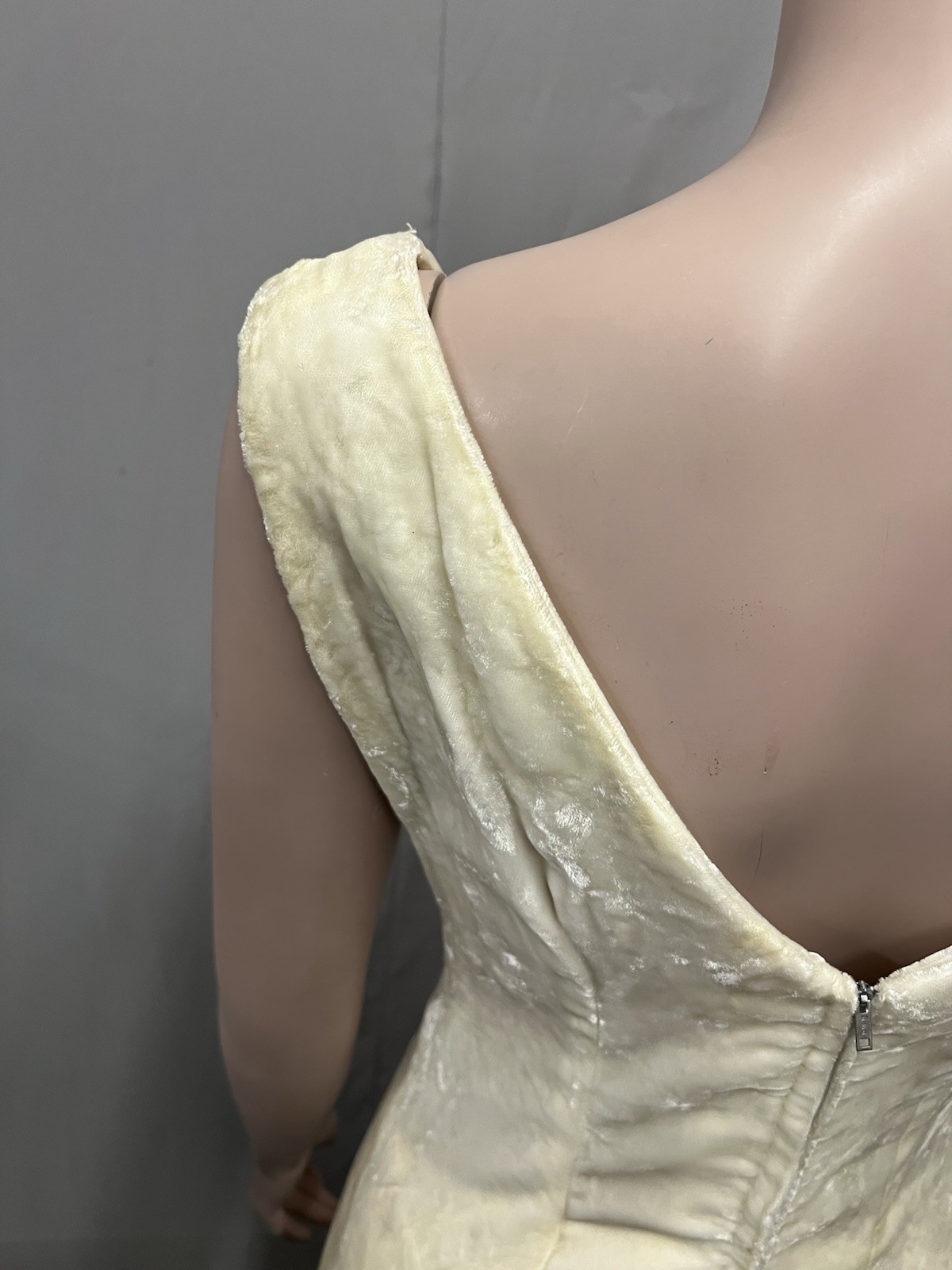 1960’s Ivory Rayon Crushed Velvet Evening Gown – Dress