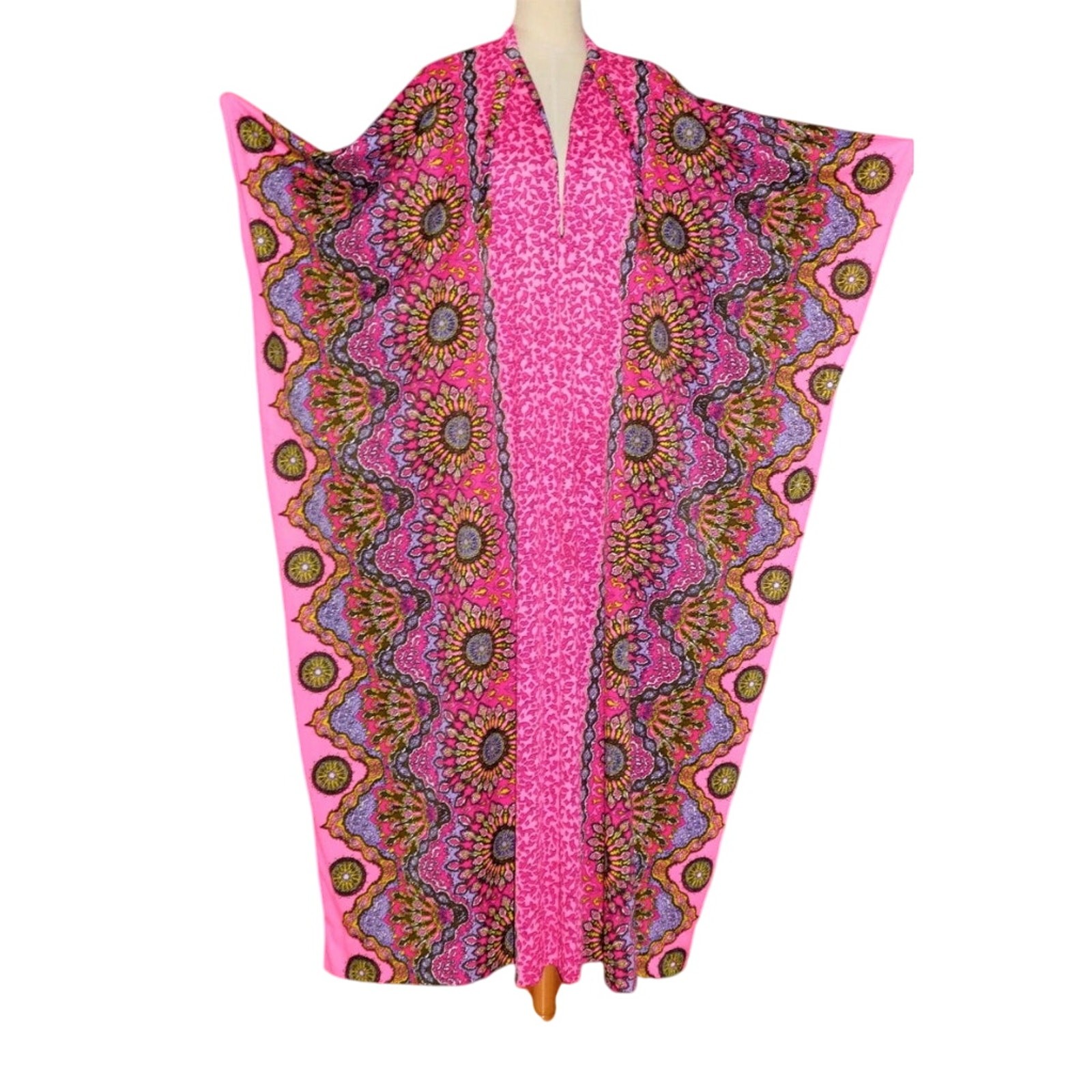 LeVoy’s USA brand VTG 60s/70s psychedelic, one of a kind kaftan