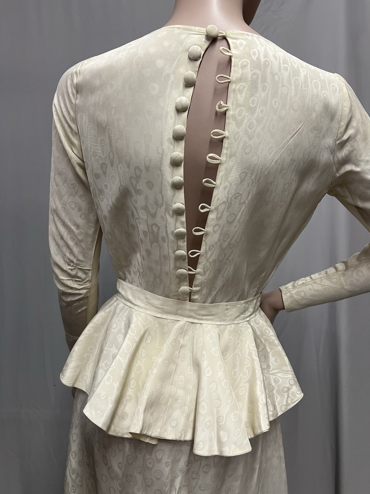1930’ Ivory Moire Tafetta Evening Gown Antique