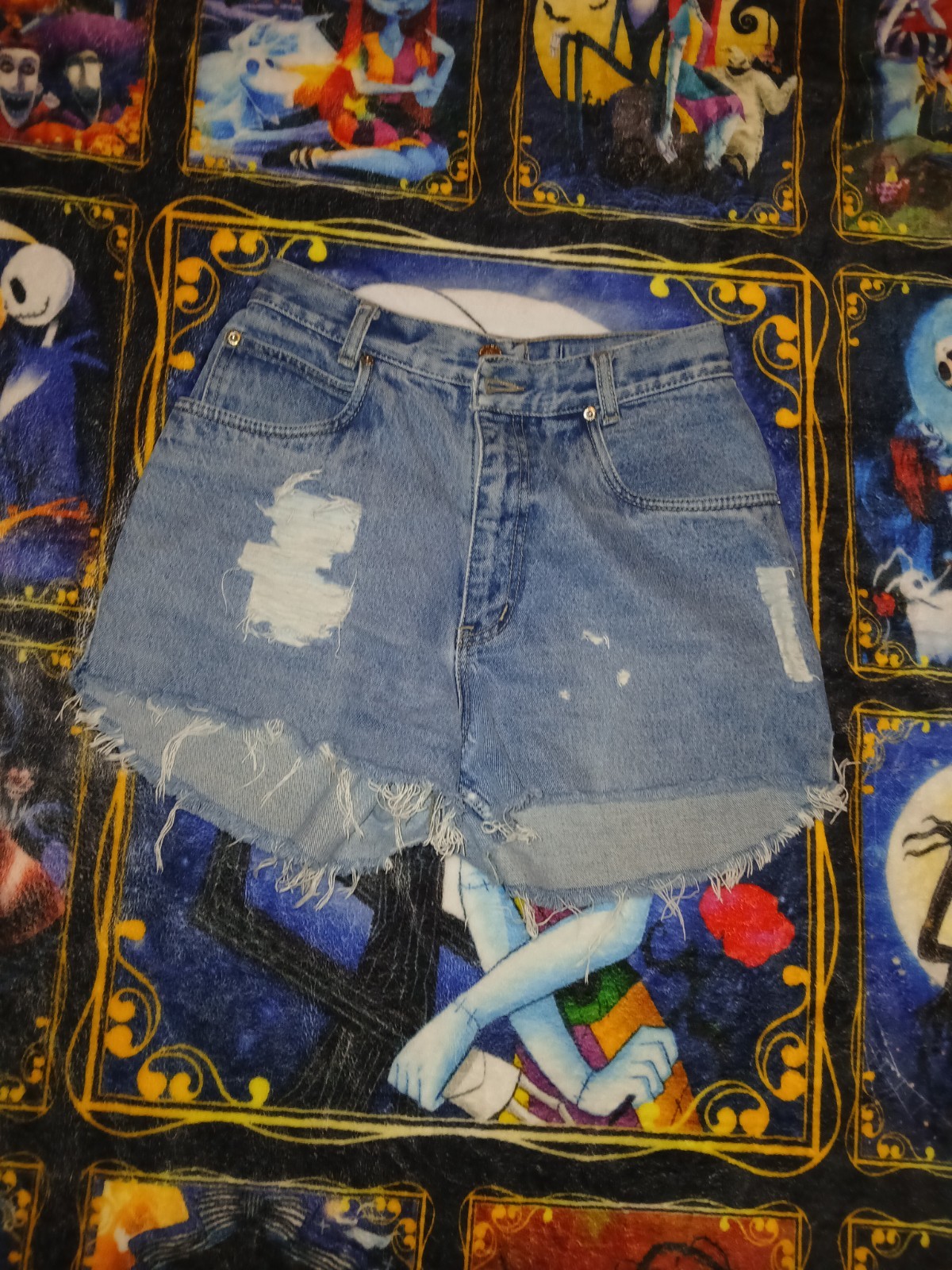 Authentic 90s Lawman sun apparel Features back pockets 4-6 (small)