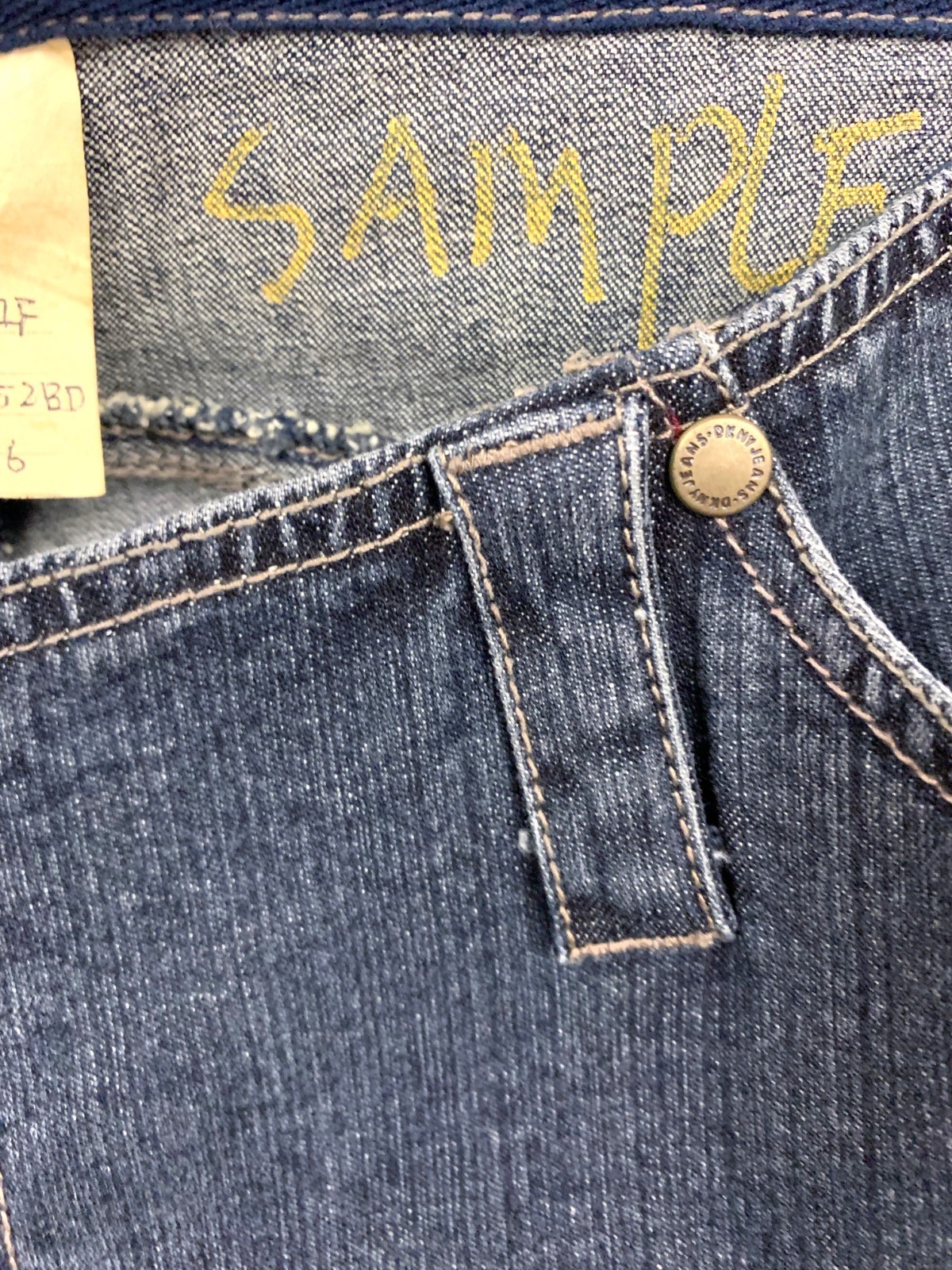 NWOT DKNY Jeans 2003 Denim Sample Button Fly Zip Hem 32×35 RARE
