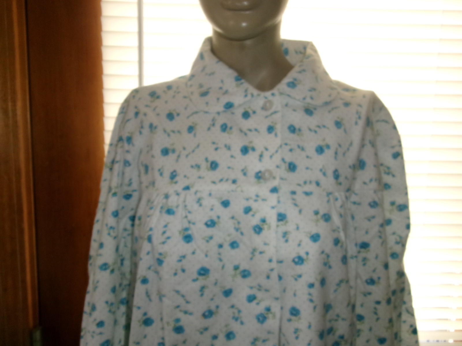 VINTAGE NIGHTGOWN~ SEARS 100% COTTON~BLUE ROSES~L/S~ LONG~ S LG 14-16 NOS