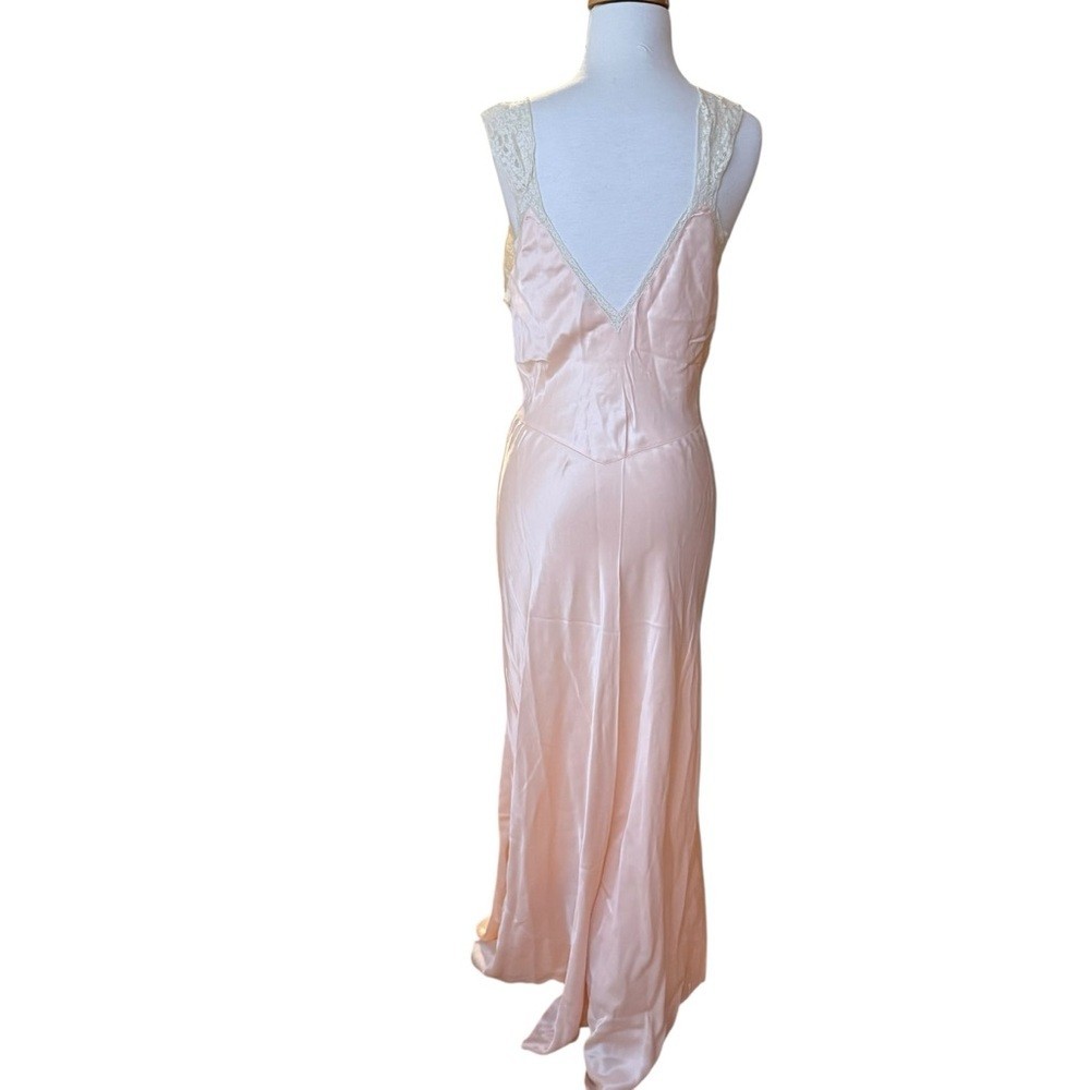 Mondaine 1930s Vintage Lace Silky Nightgown Size 36