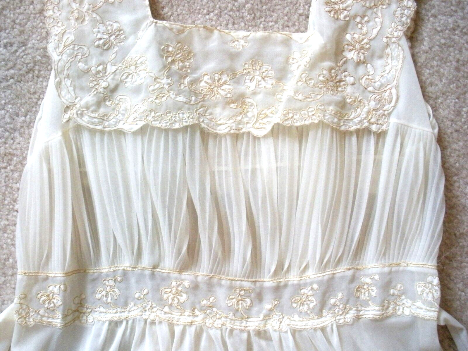 FAB Vintage 1950s GOTHAM 2-PIECE NIGHTGOWN & ROBE Lingerie Nylon Gold Thread