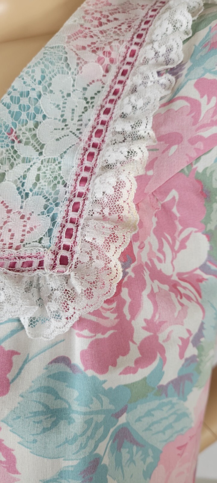Vintage Wolverine Zip Dressing Gown Robe Pastel Floral Peter Pan Lace Collar L