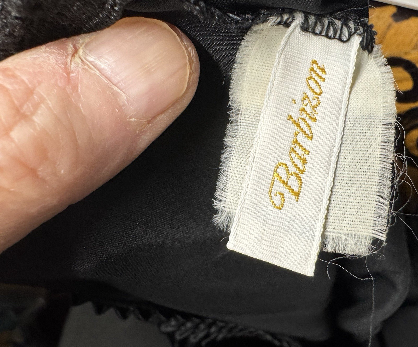 VINTAGE BARBIZON HALF SLIP WITH LACE . BLACK. 30 LENGTH 21 ACROSS WAIST