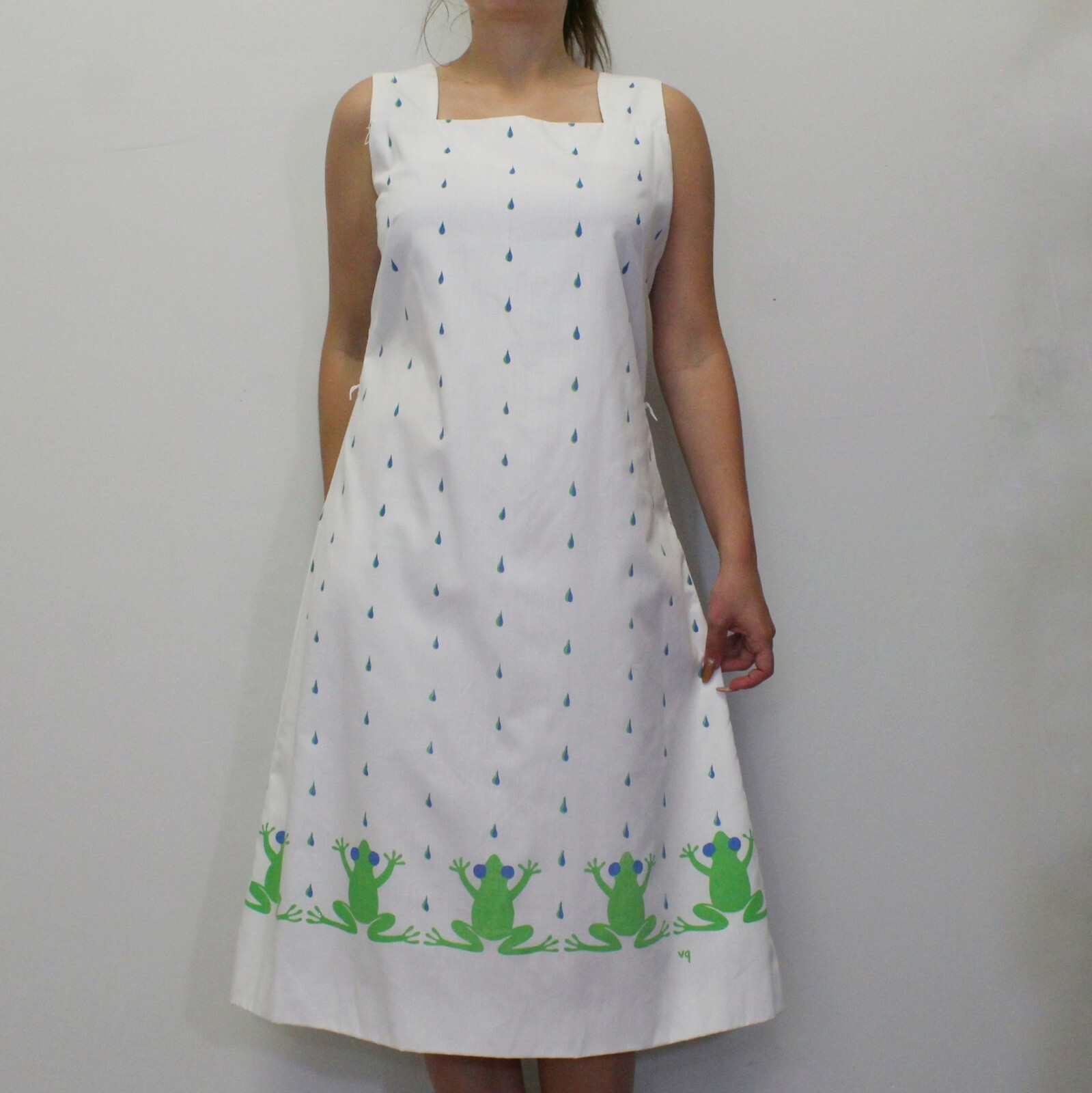 Vintage 70s The Vested Gentress Hand Screen Printed Midi Dress with Rainy Frogs
